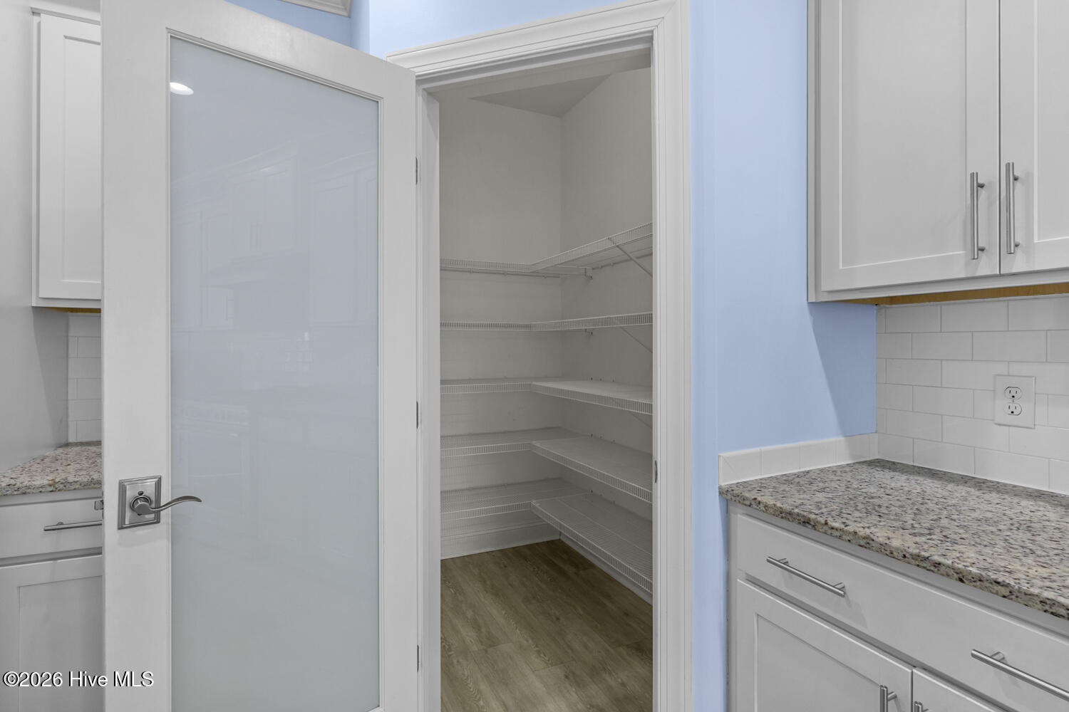 100548690 | Photo 14