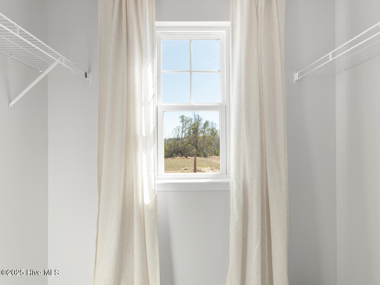 100550225 | Photo 36