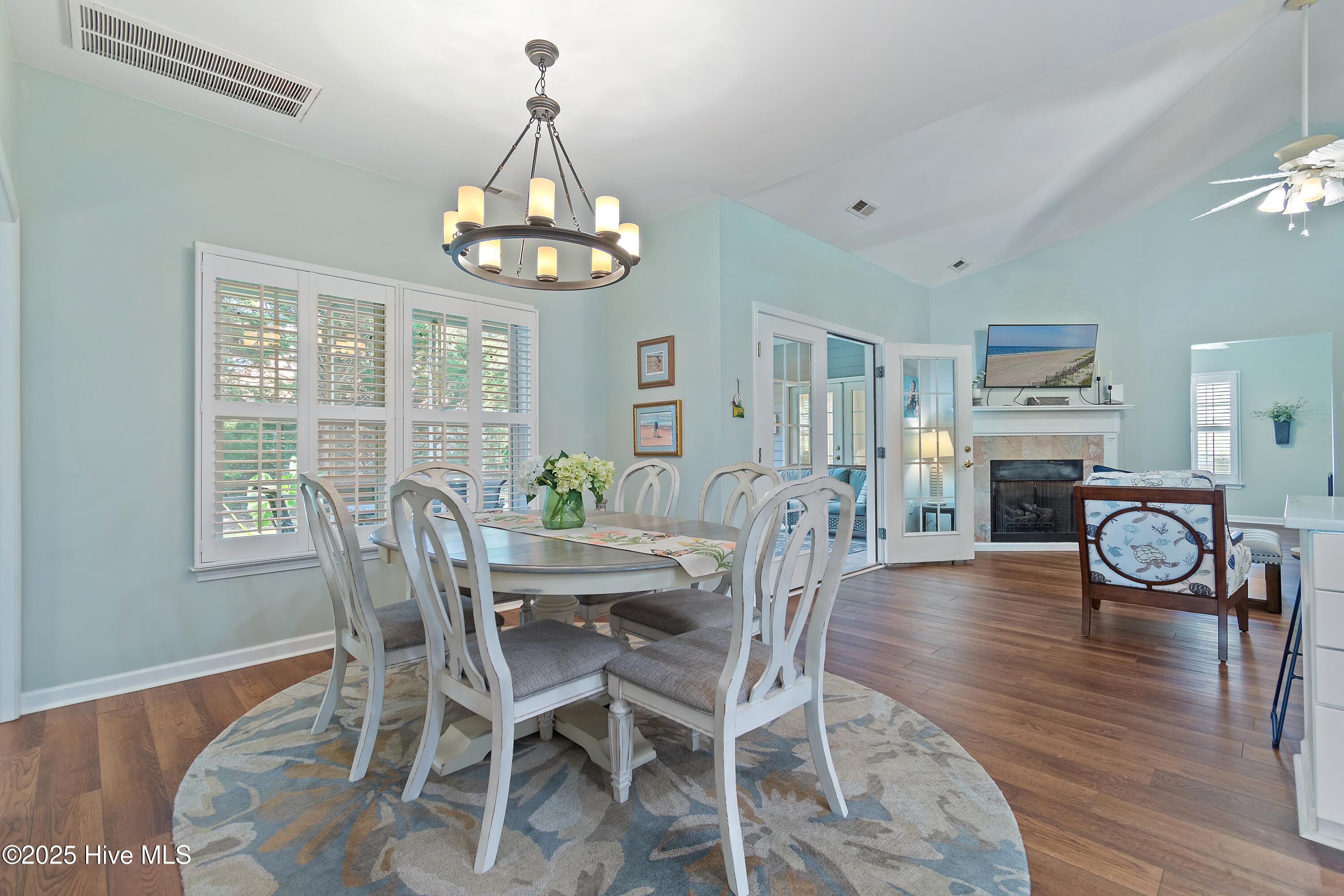 100529208 | Photo 13