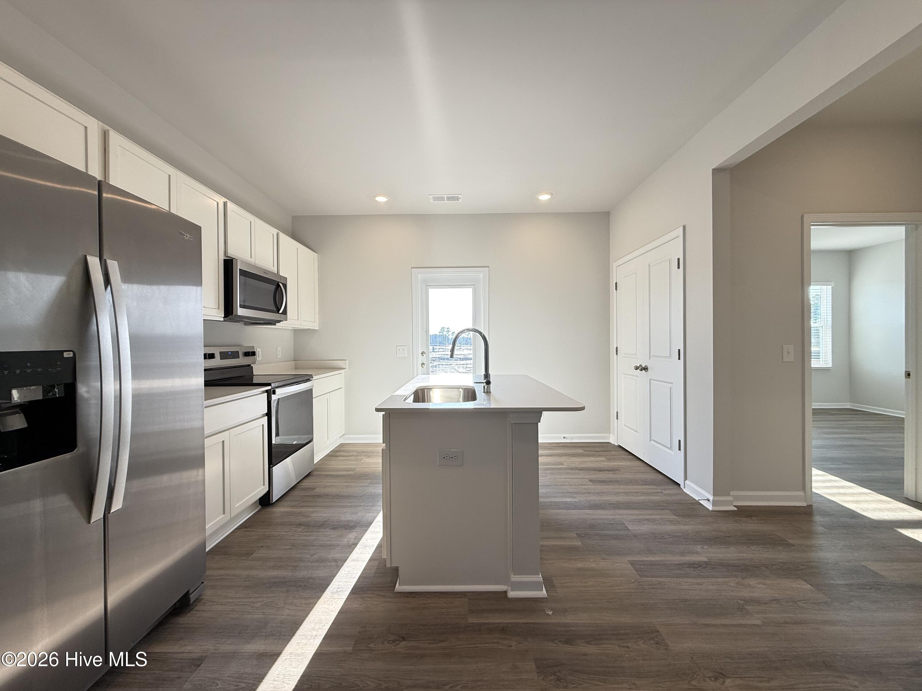 100525934 | Photo 25