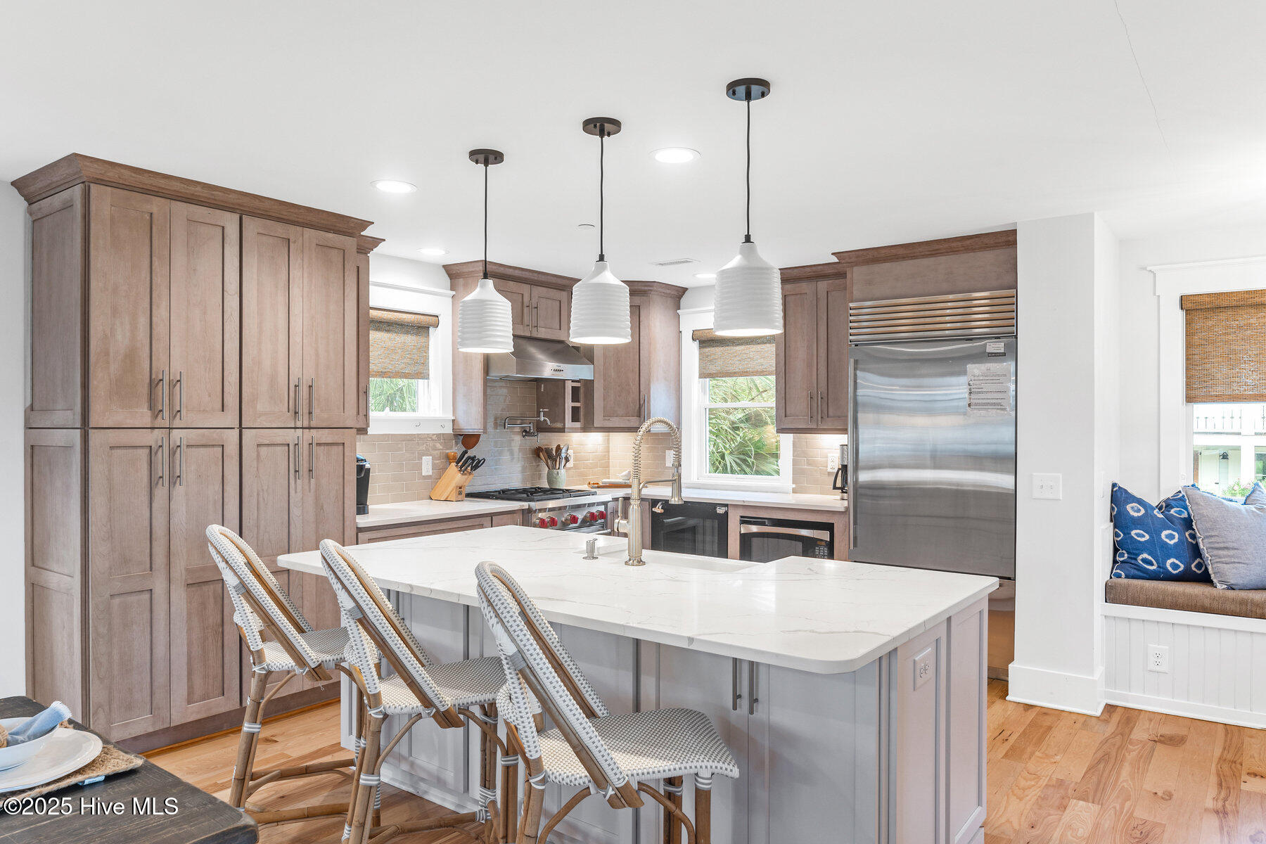 100521307 | Photo 14