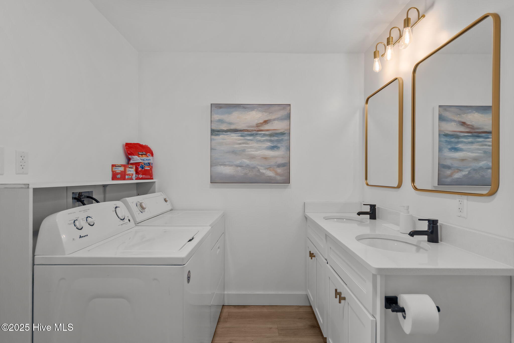 100541863 | Photo 47