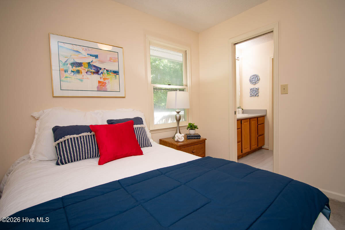 100570444 | Photo 19