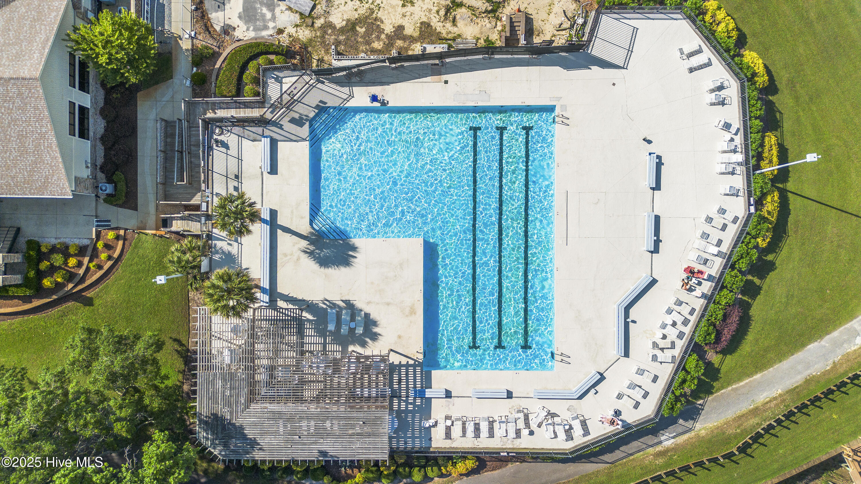 100545339 | Photo 17