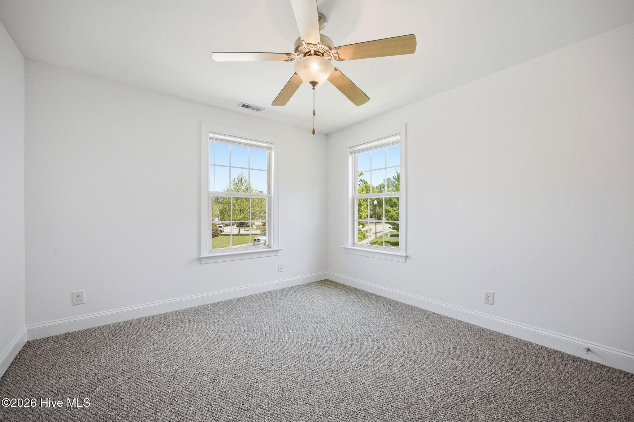 100569504 | Photo 26