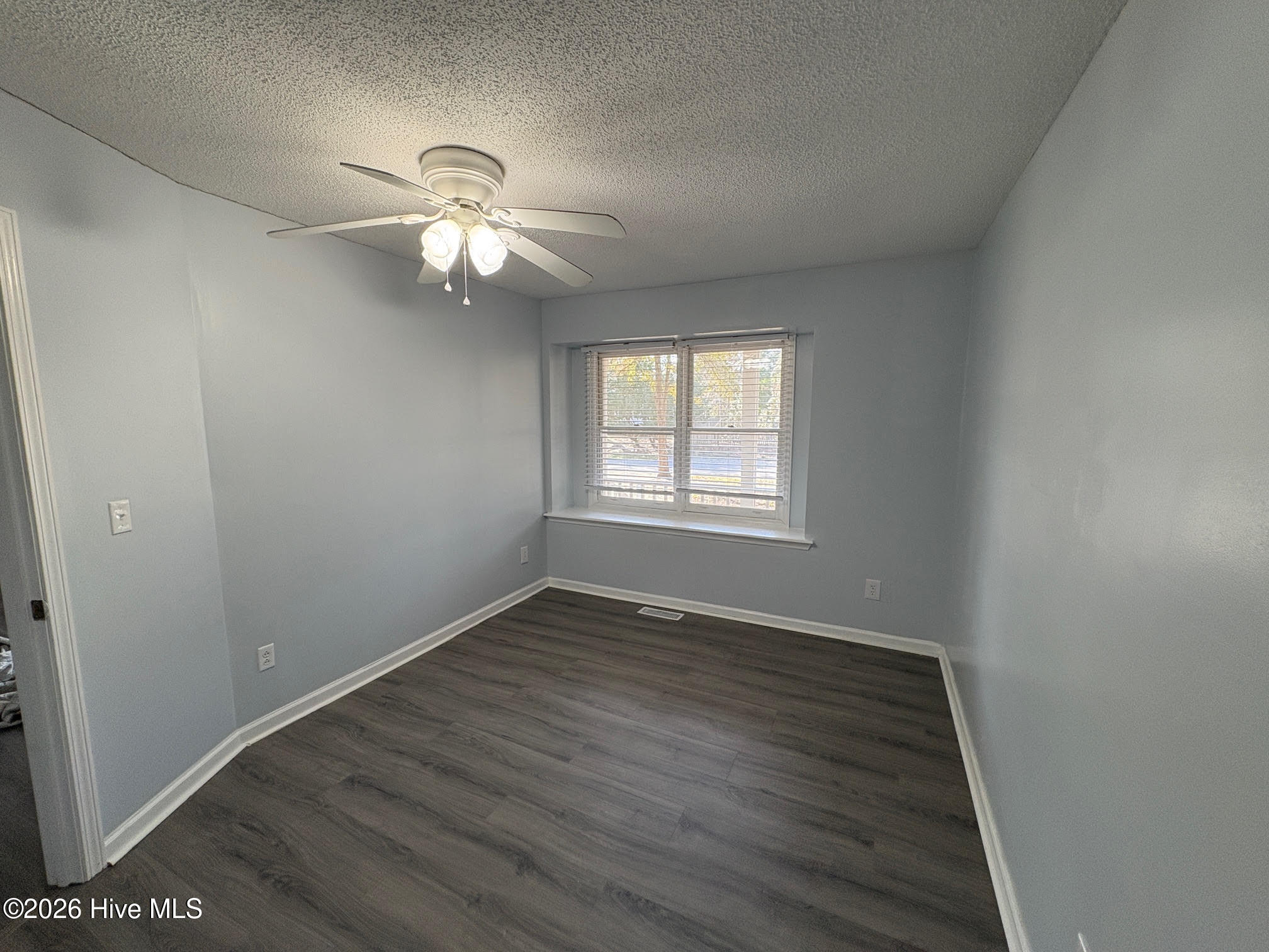 100557287 | Photo 33