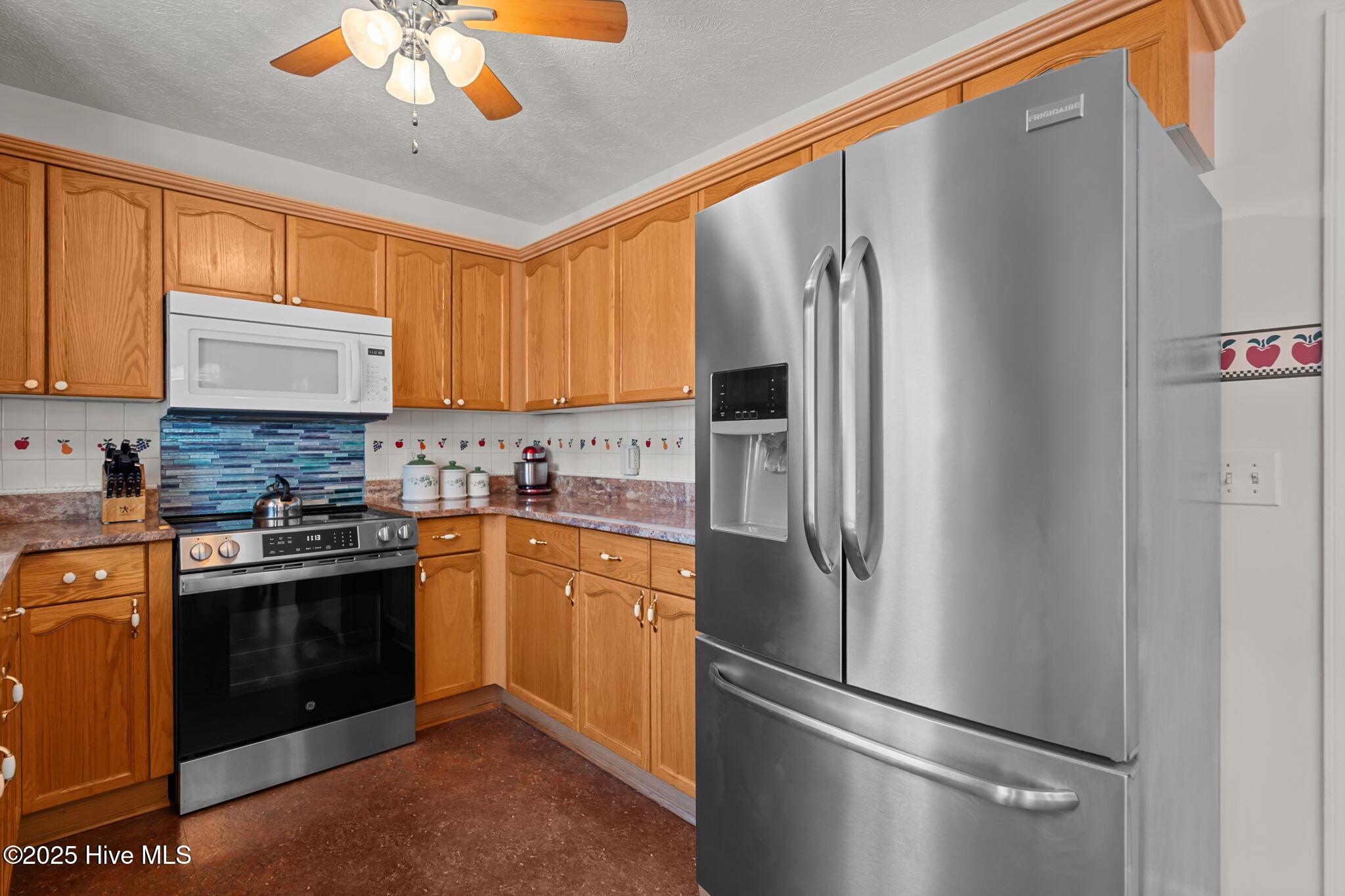 118 NE 31st Street, Oak Island, NC 28465 – photo 17: 40-web-or-mls-IMG_4645