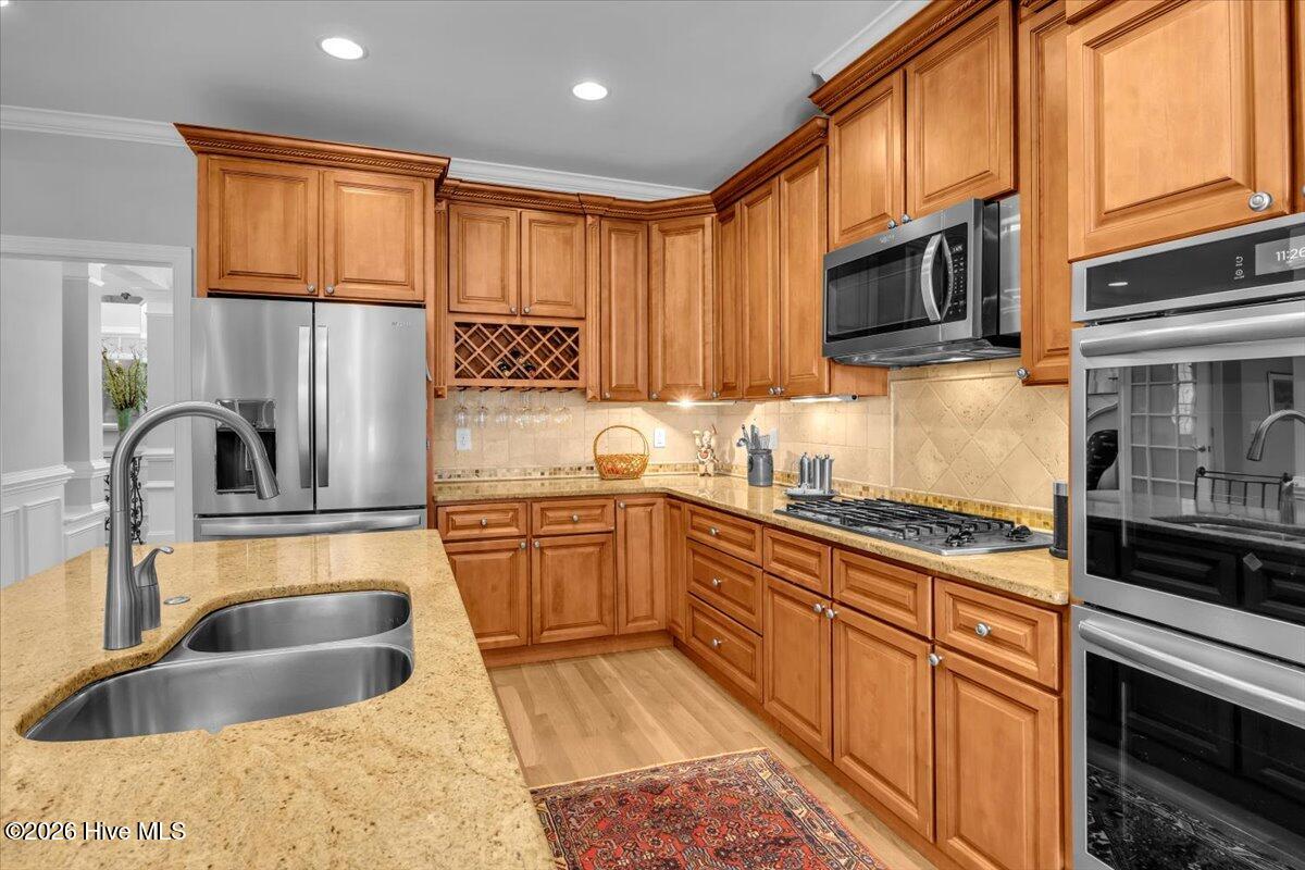 100565920 | Photo 15