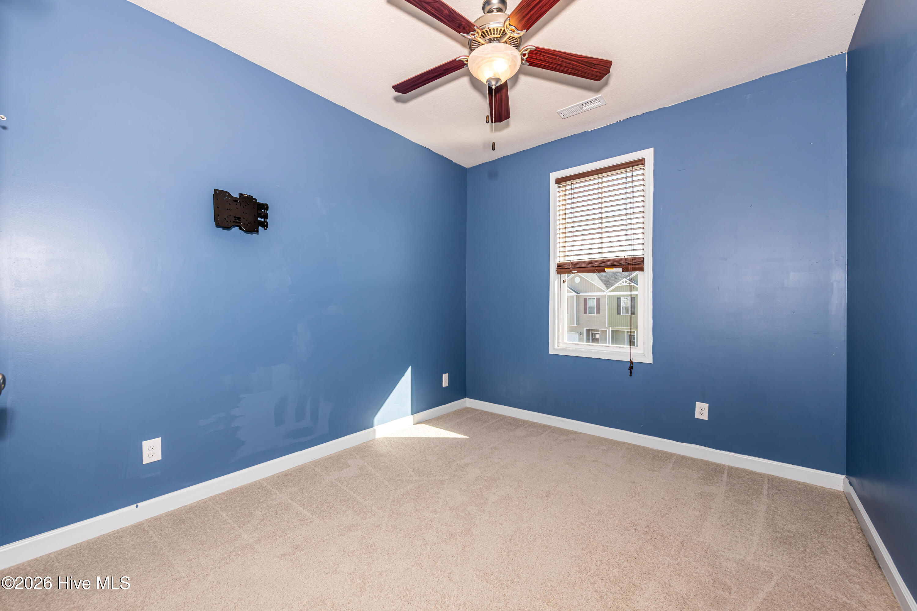 100567221 | Photo 31