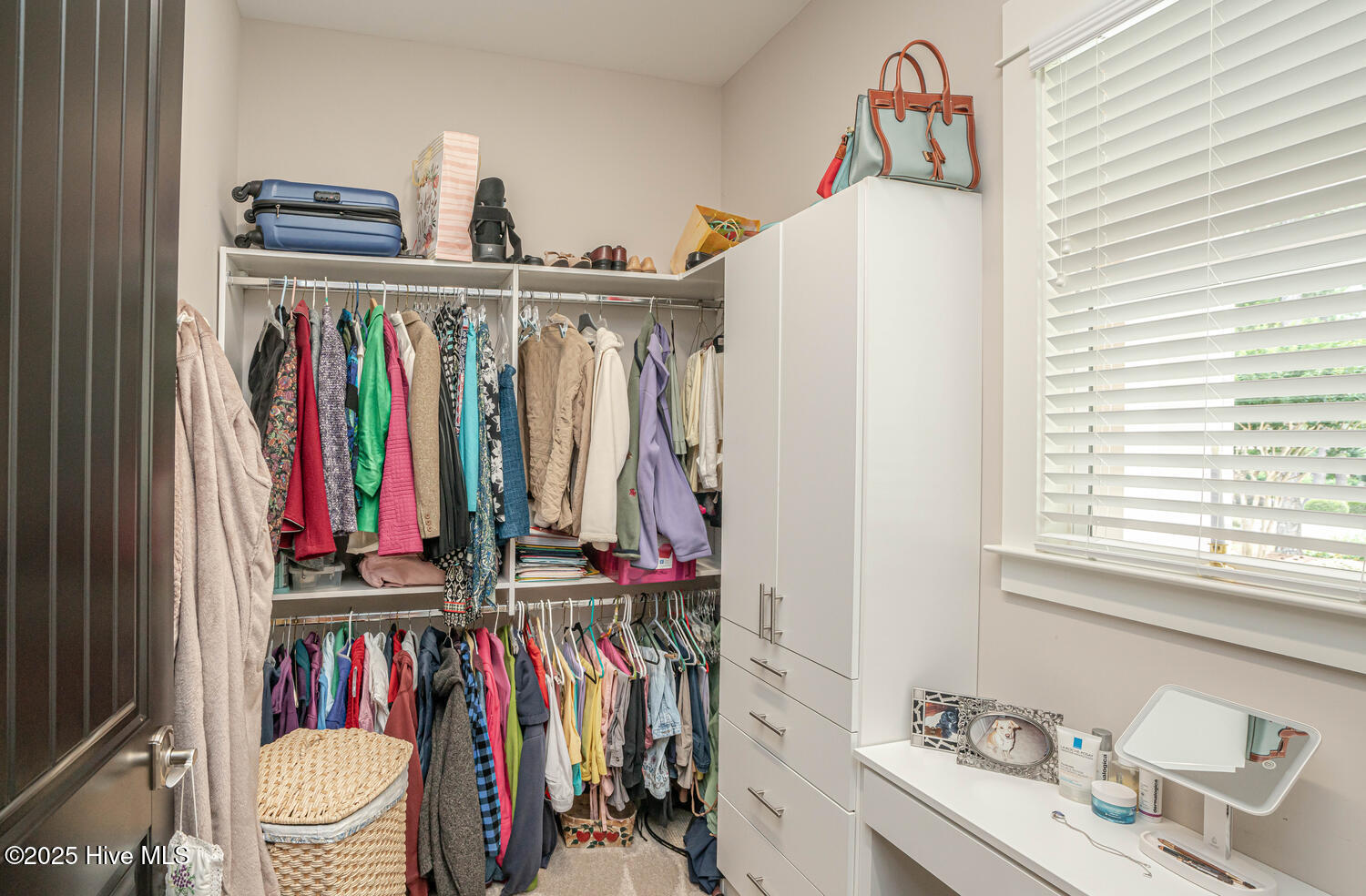 100566478 | Photo 35