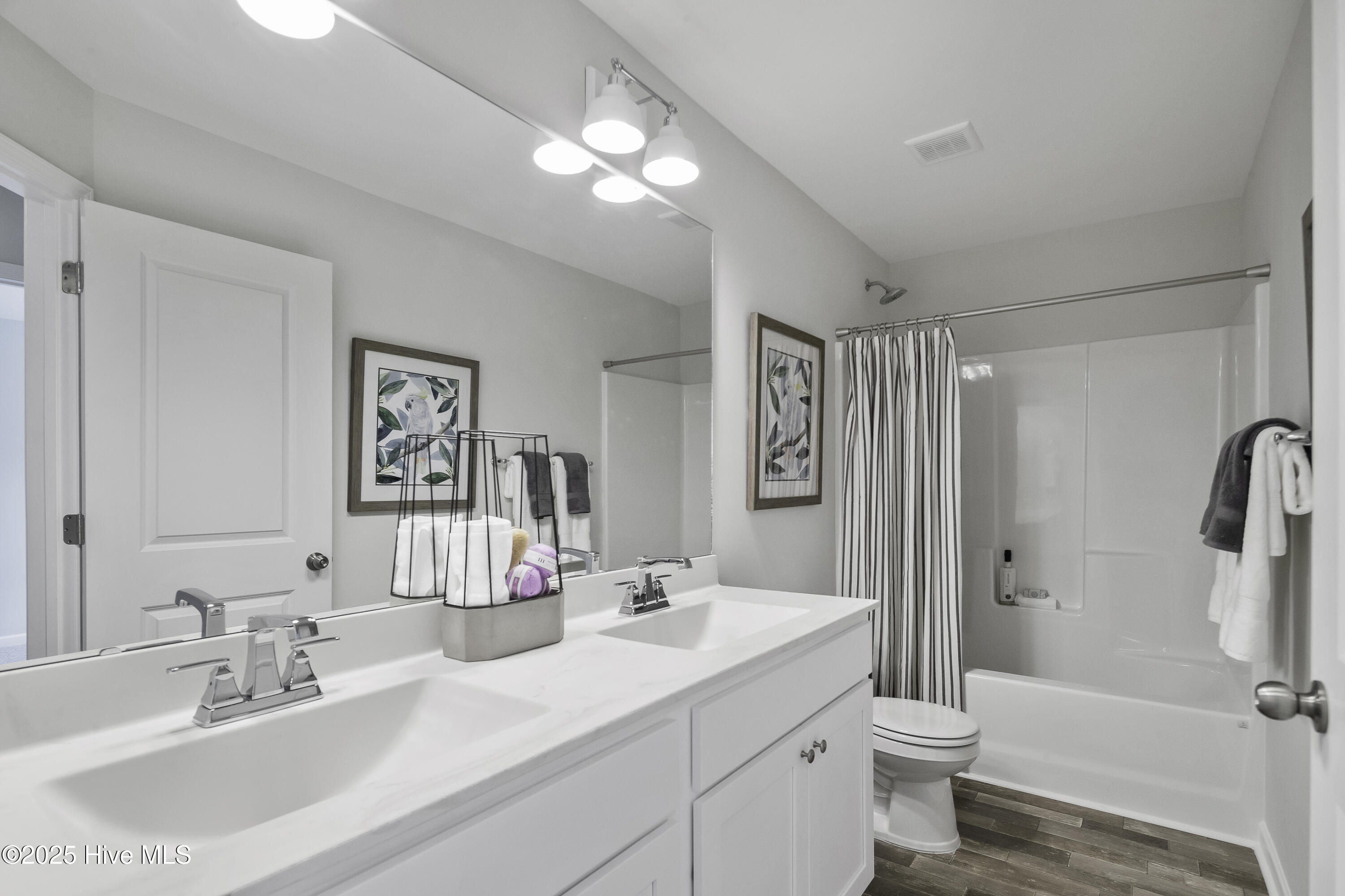 100522171 | Photo 13