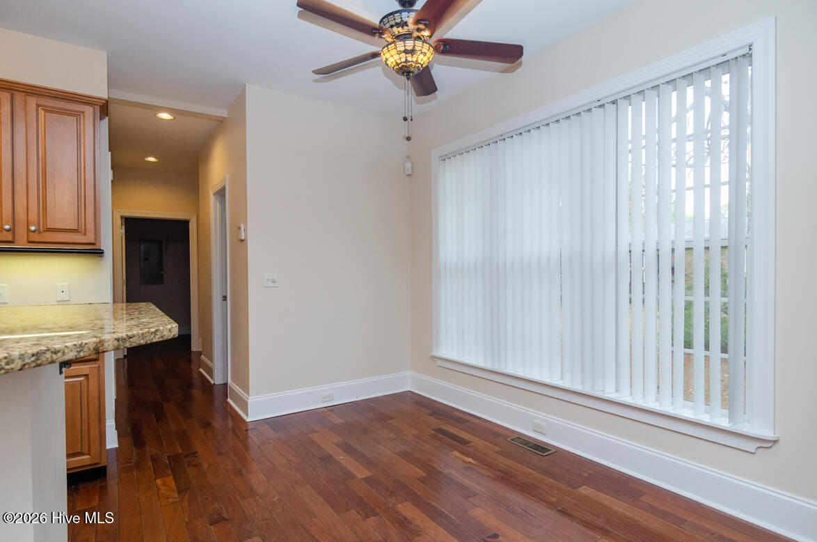 100556444 | Photo 12