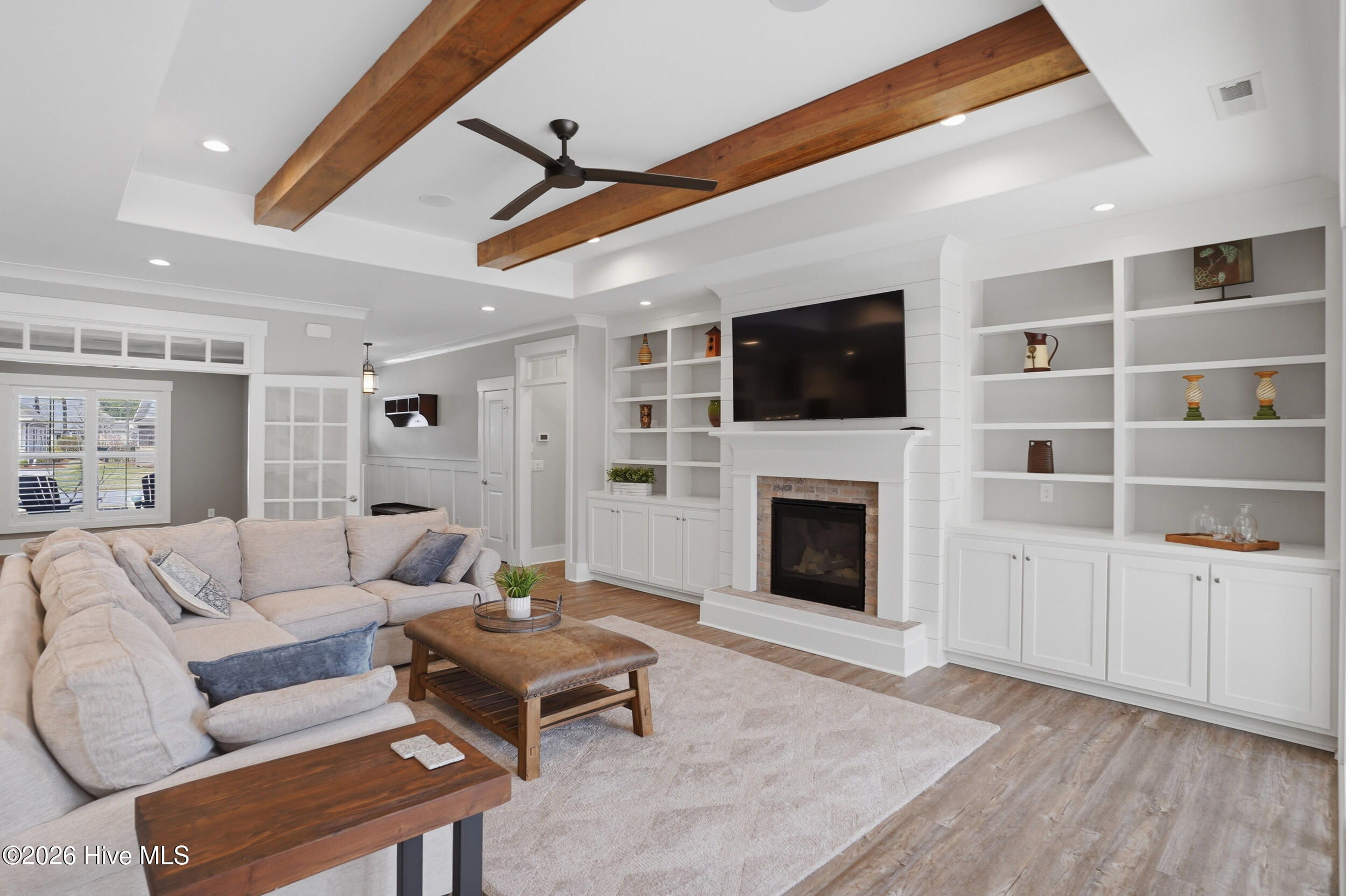 100561233 | Photo 10