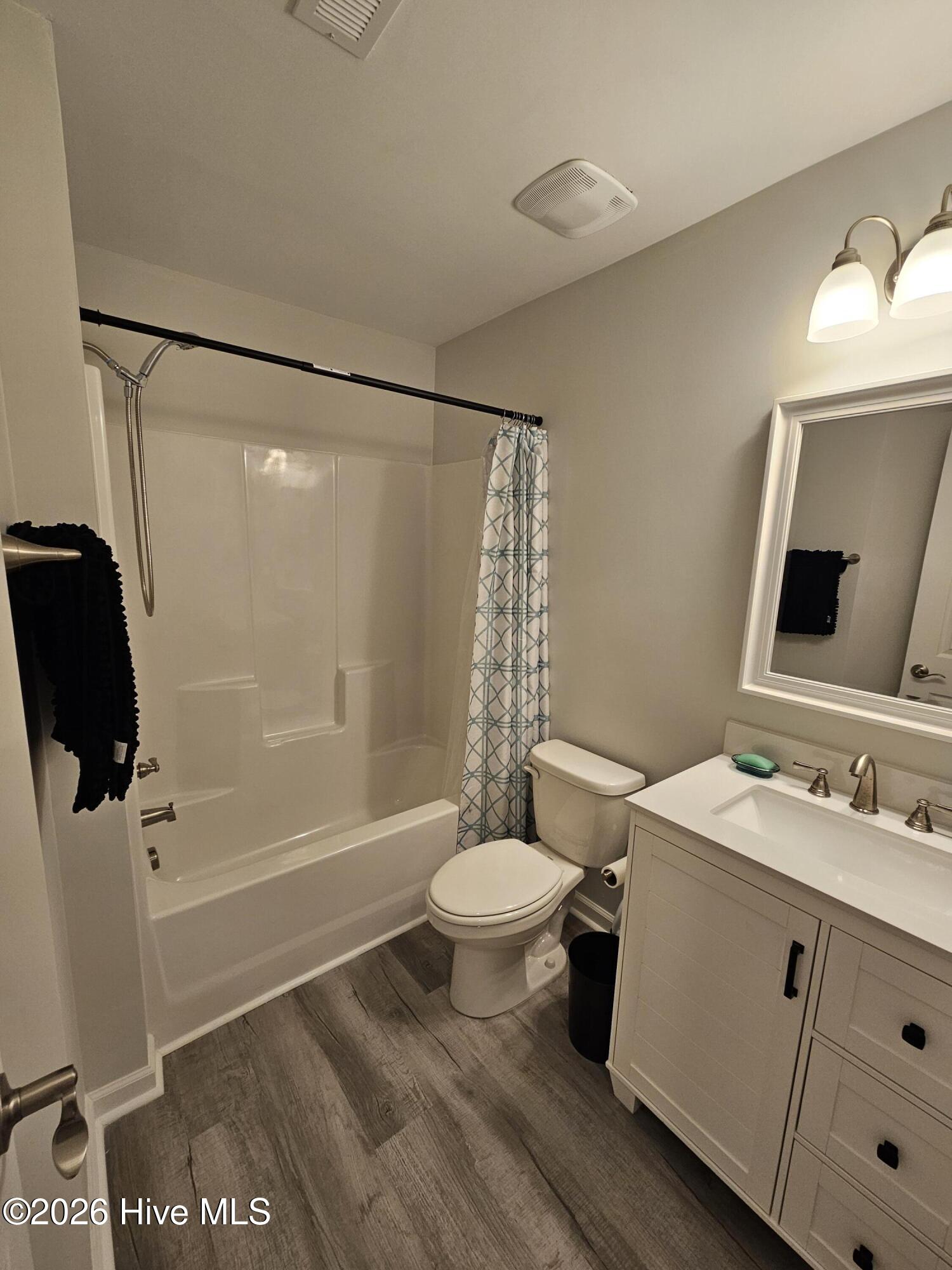 100548741 | Photo 18