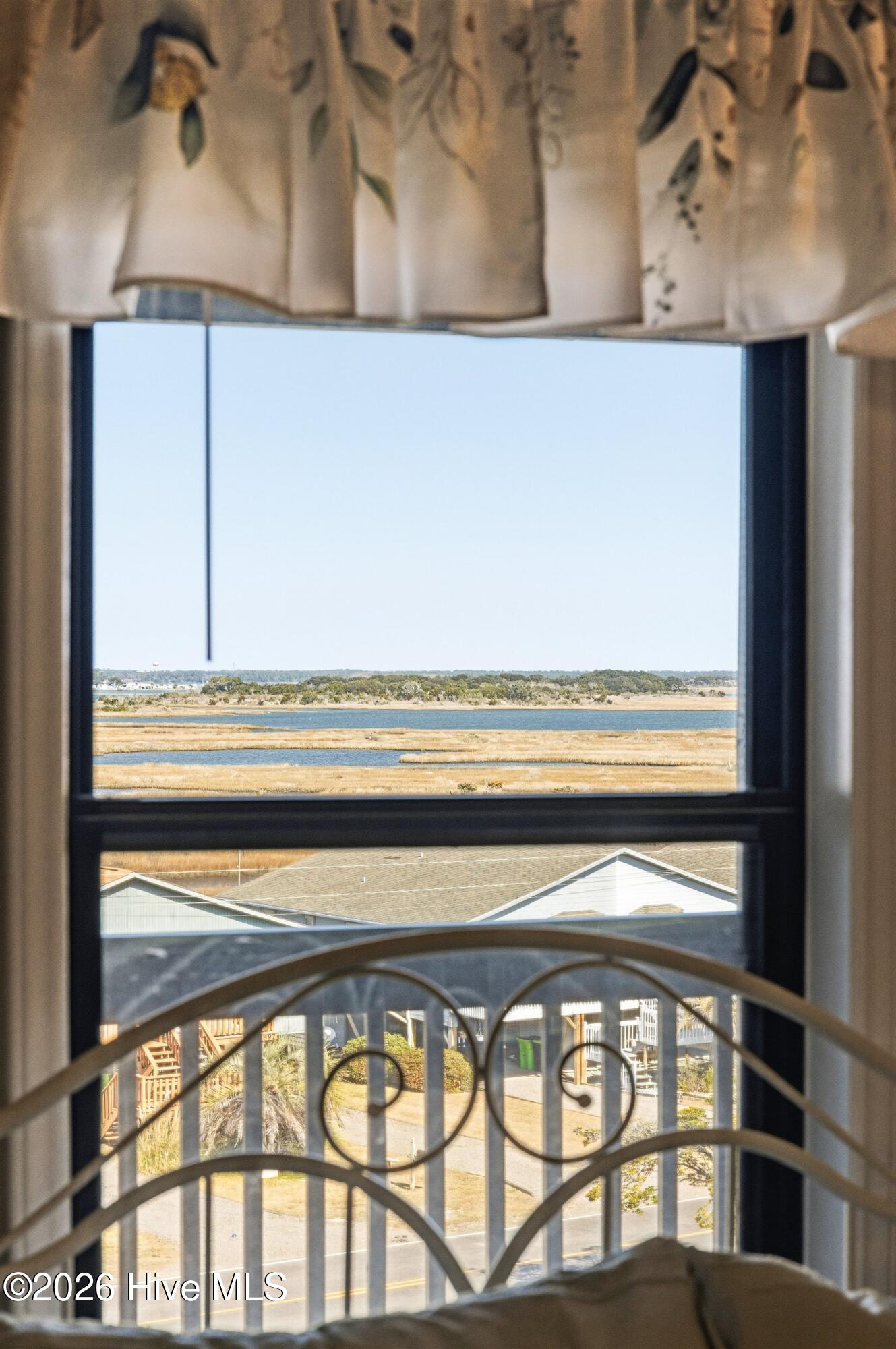 100558003 | Photo 41