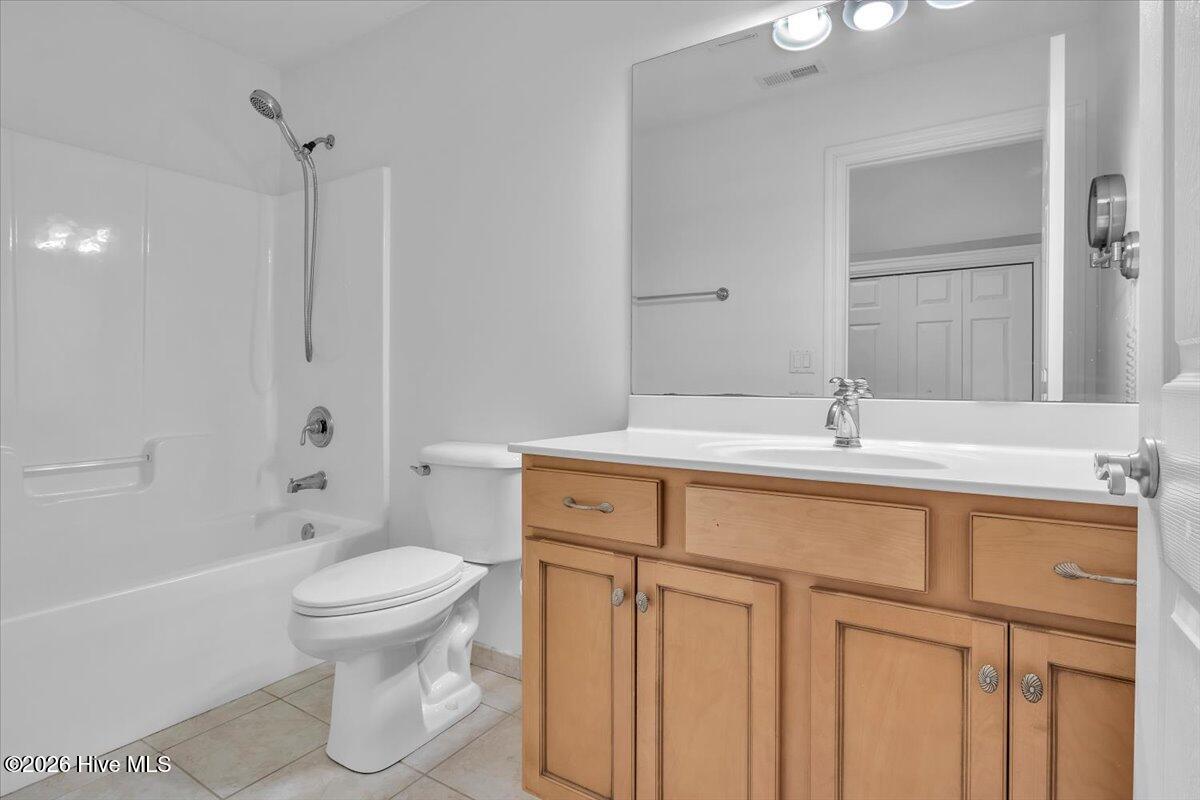 100559889 | Photo 43