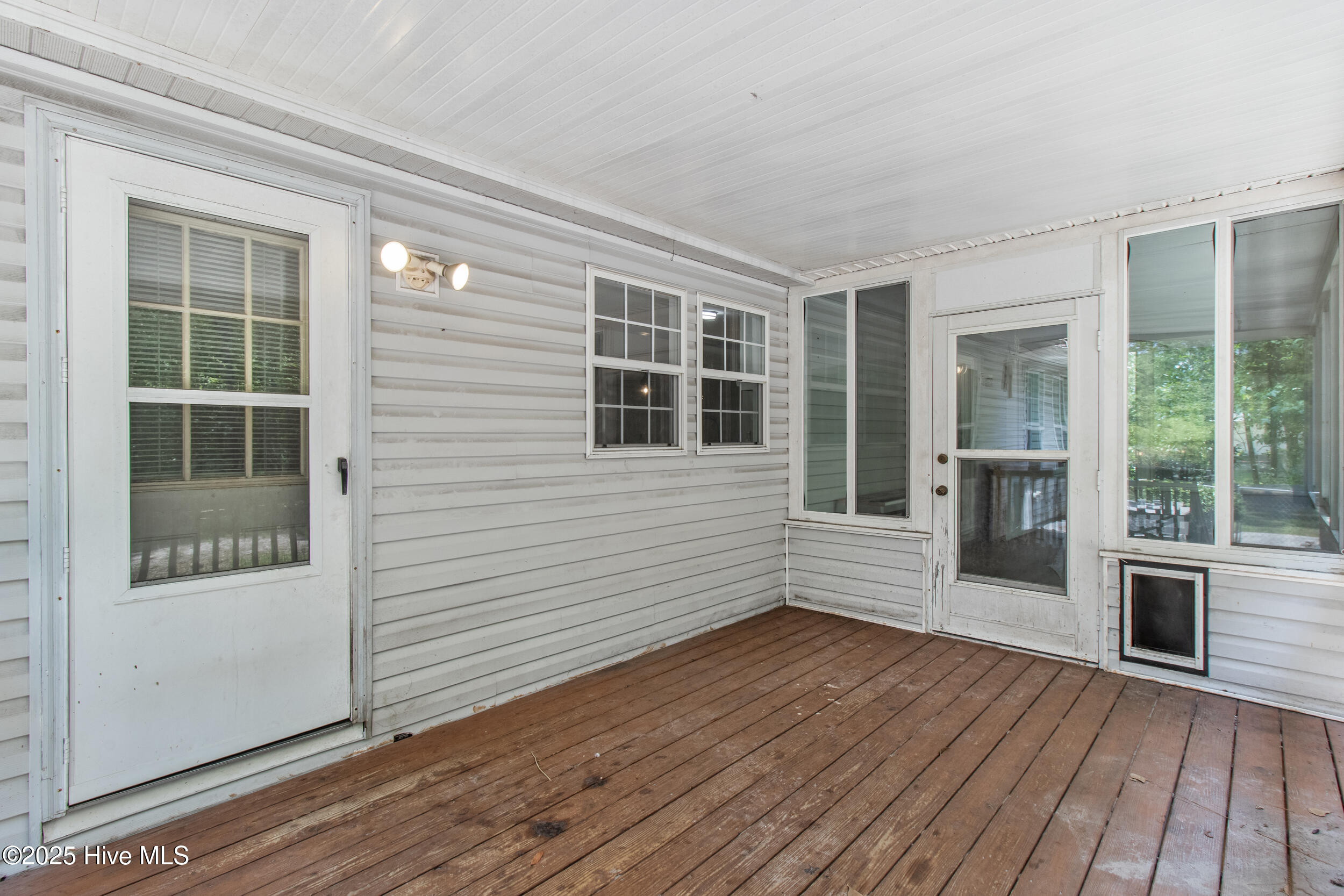 100515334 | Photo 43