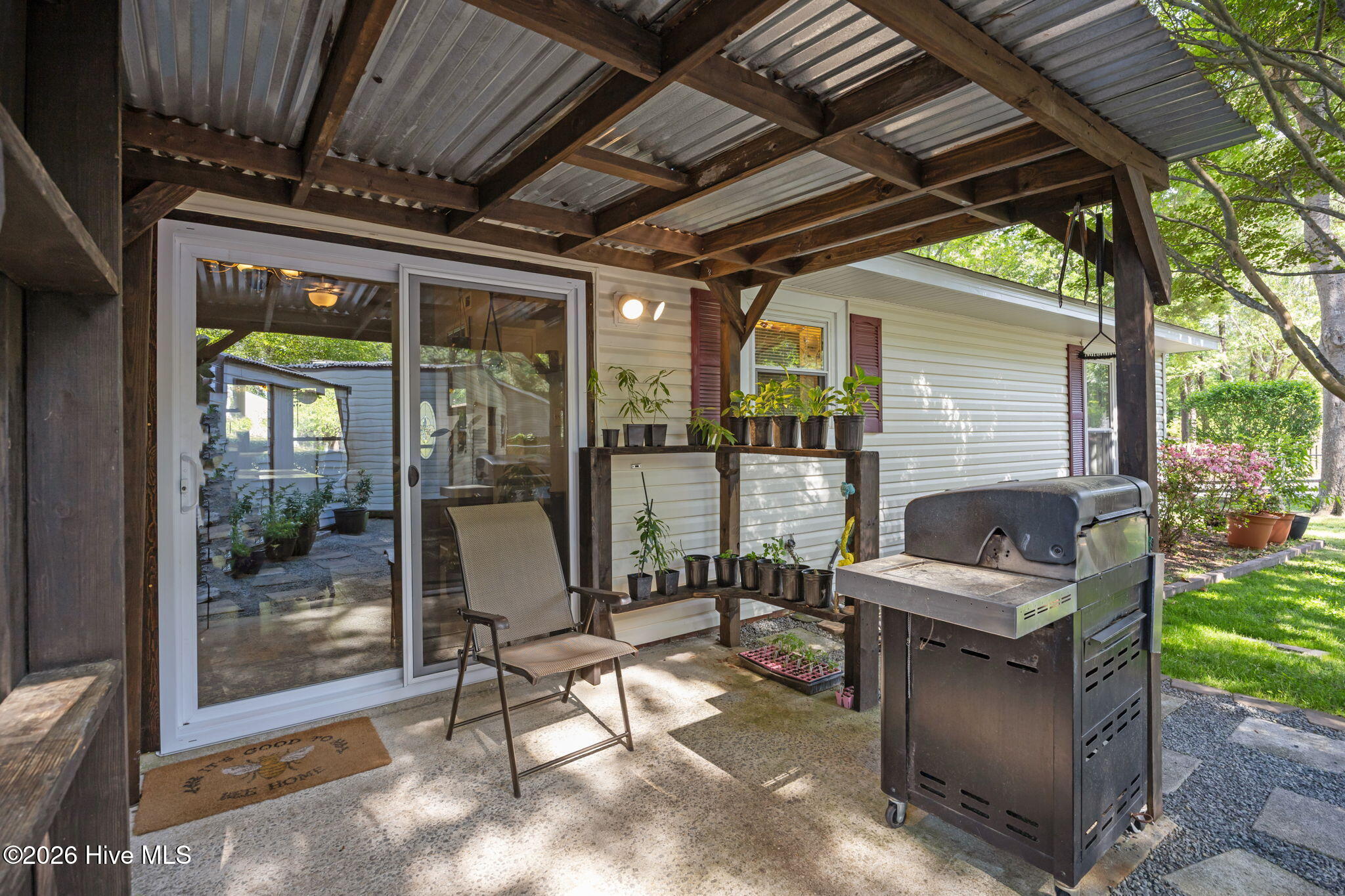 100567245 | Photo 43