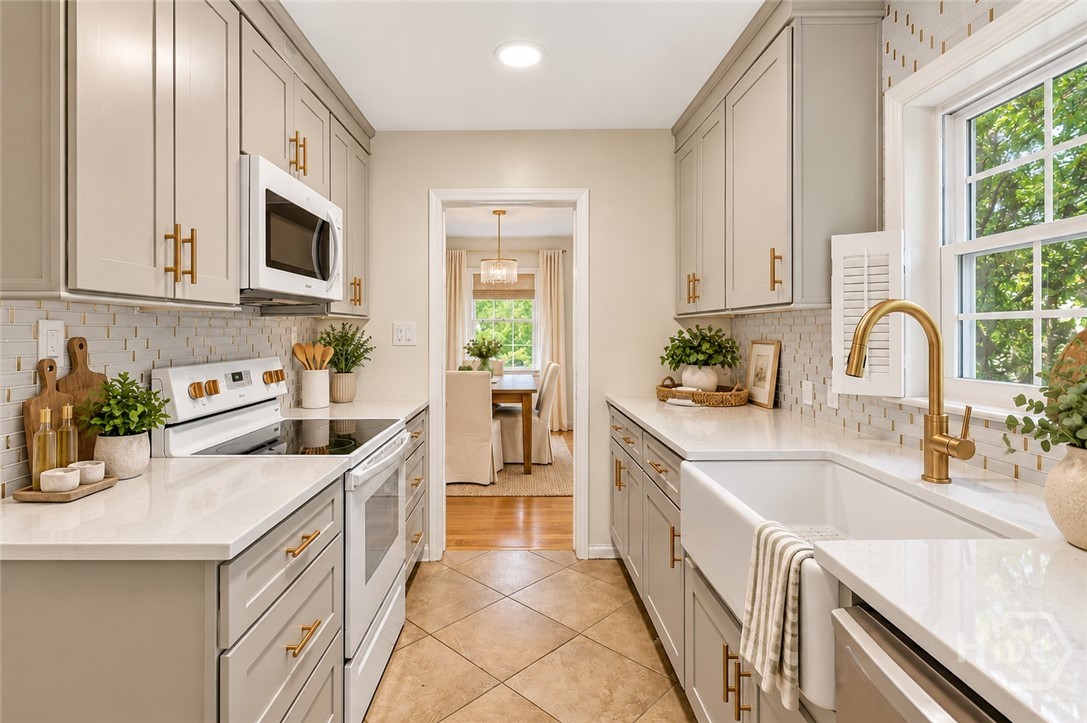Photo 2 of Single family home for sale at 715 E 60th Street, Savannah, GA 31405 | MLS# SA365797 | Listing updated on 2026-10-08