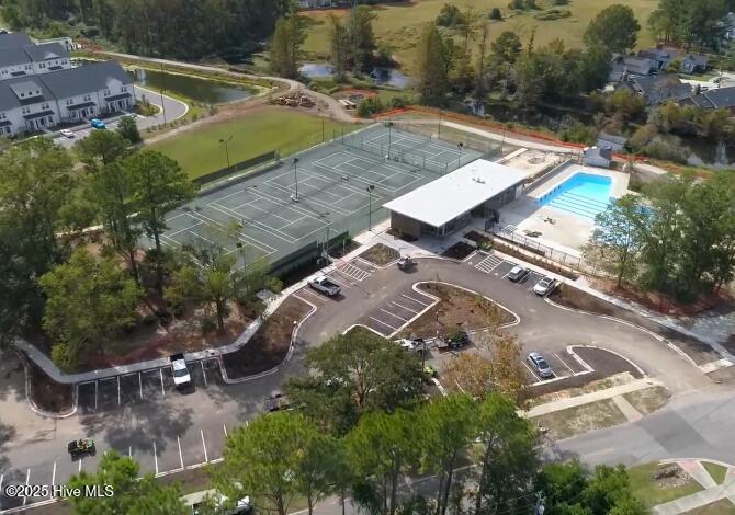 100537850 | Photo 38