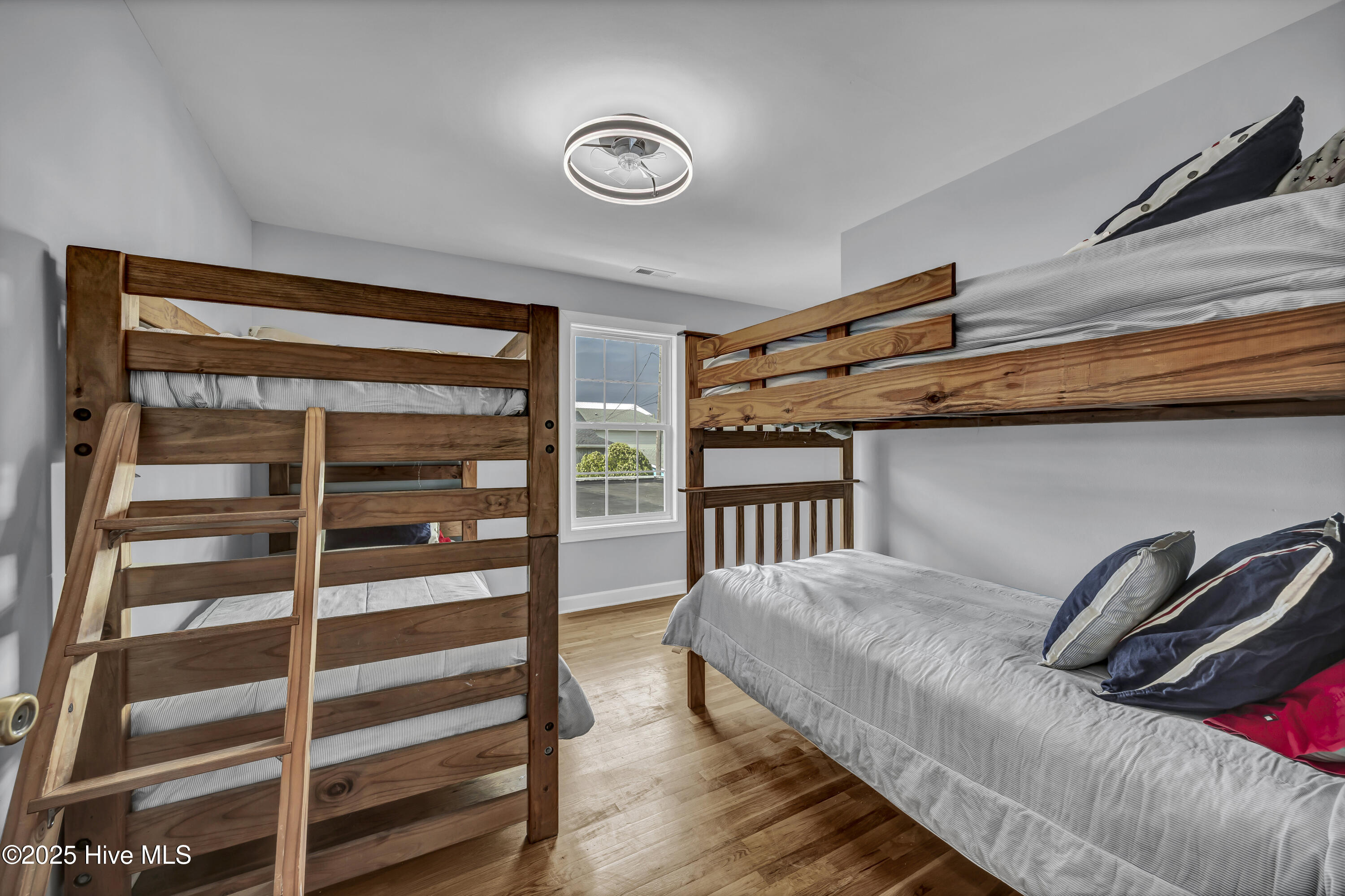 100523371 | Photo 39