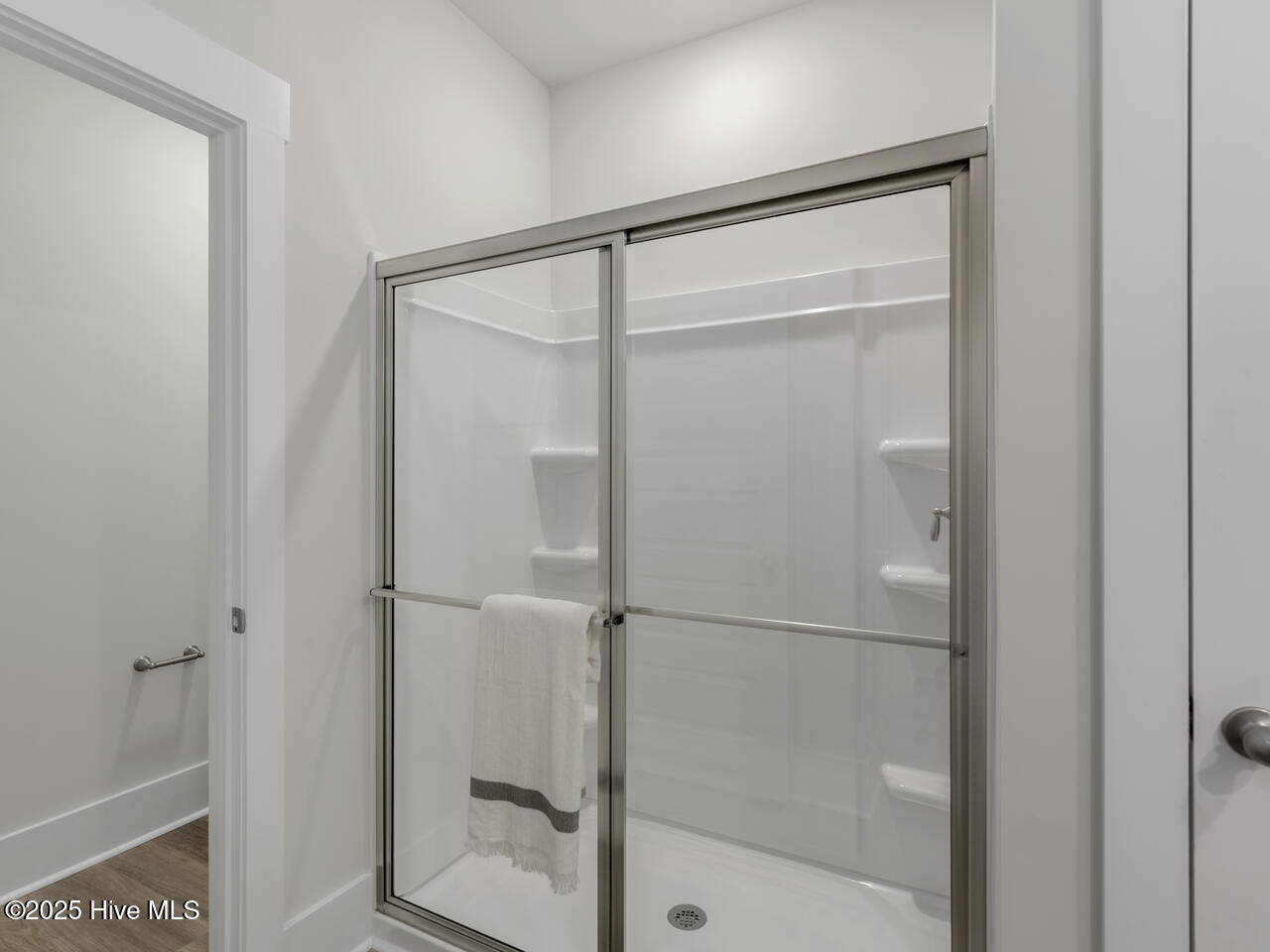 100556843 | Photo 11