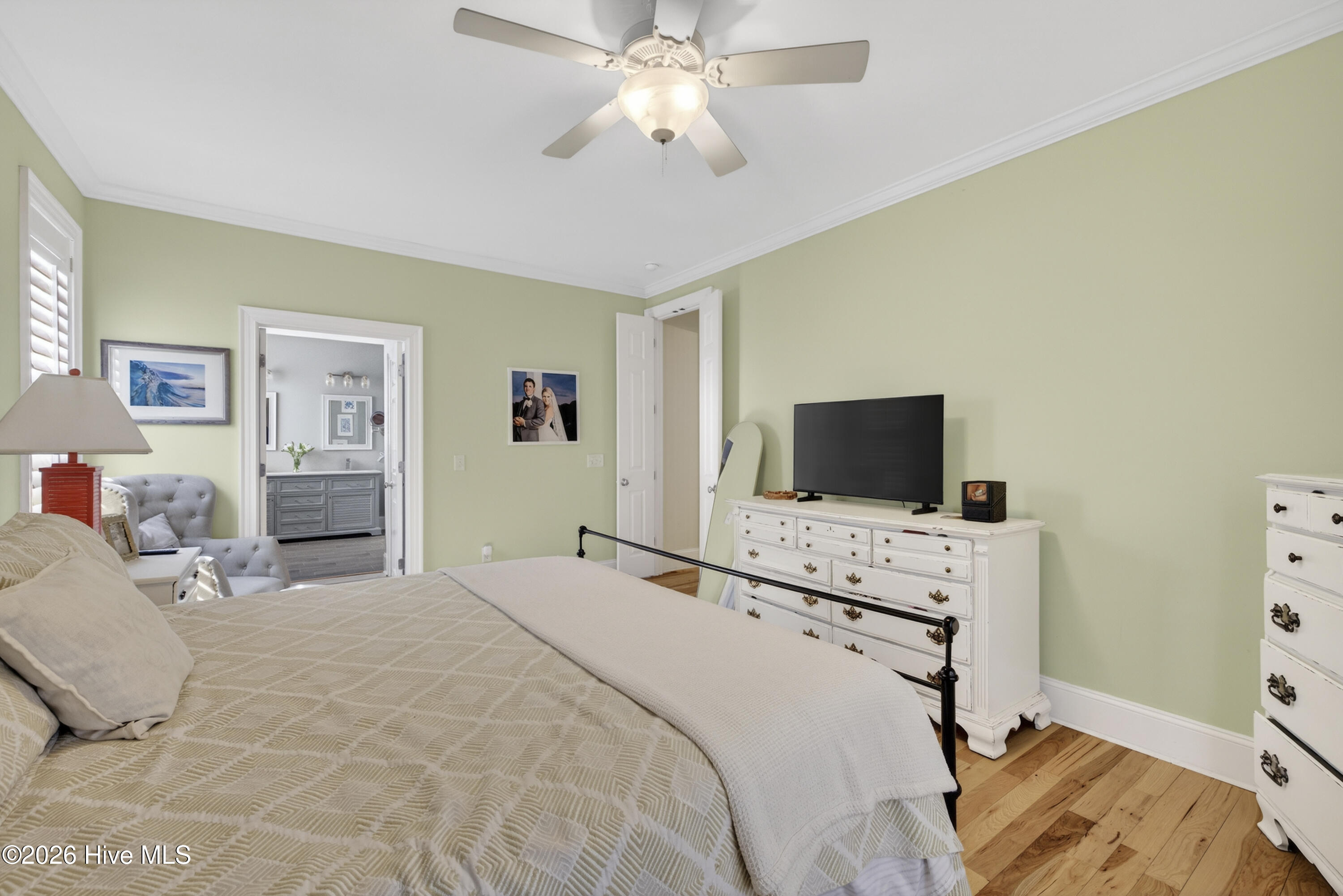 100564705 | Photo 23