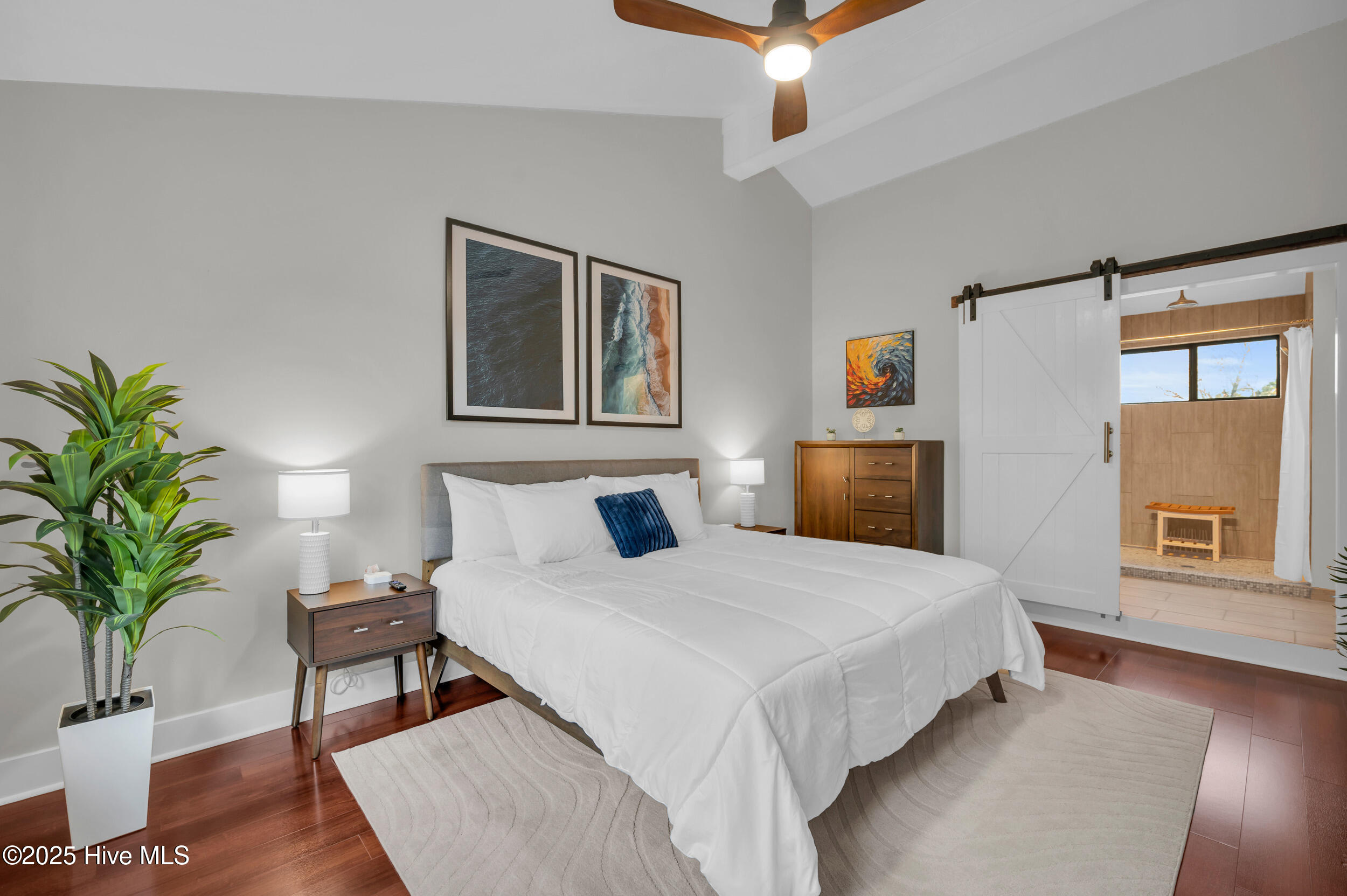 100546110 | Photo 15