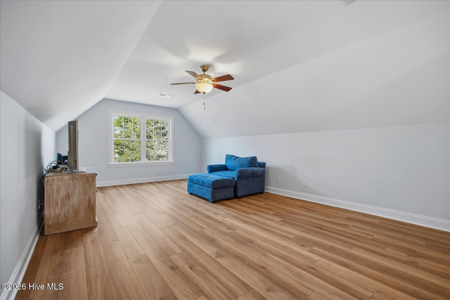 100550413 | Photo 50