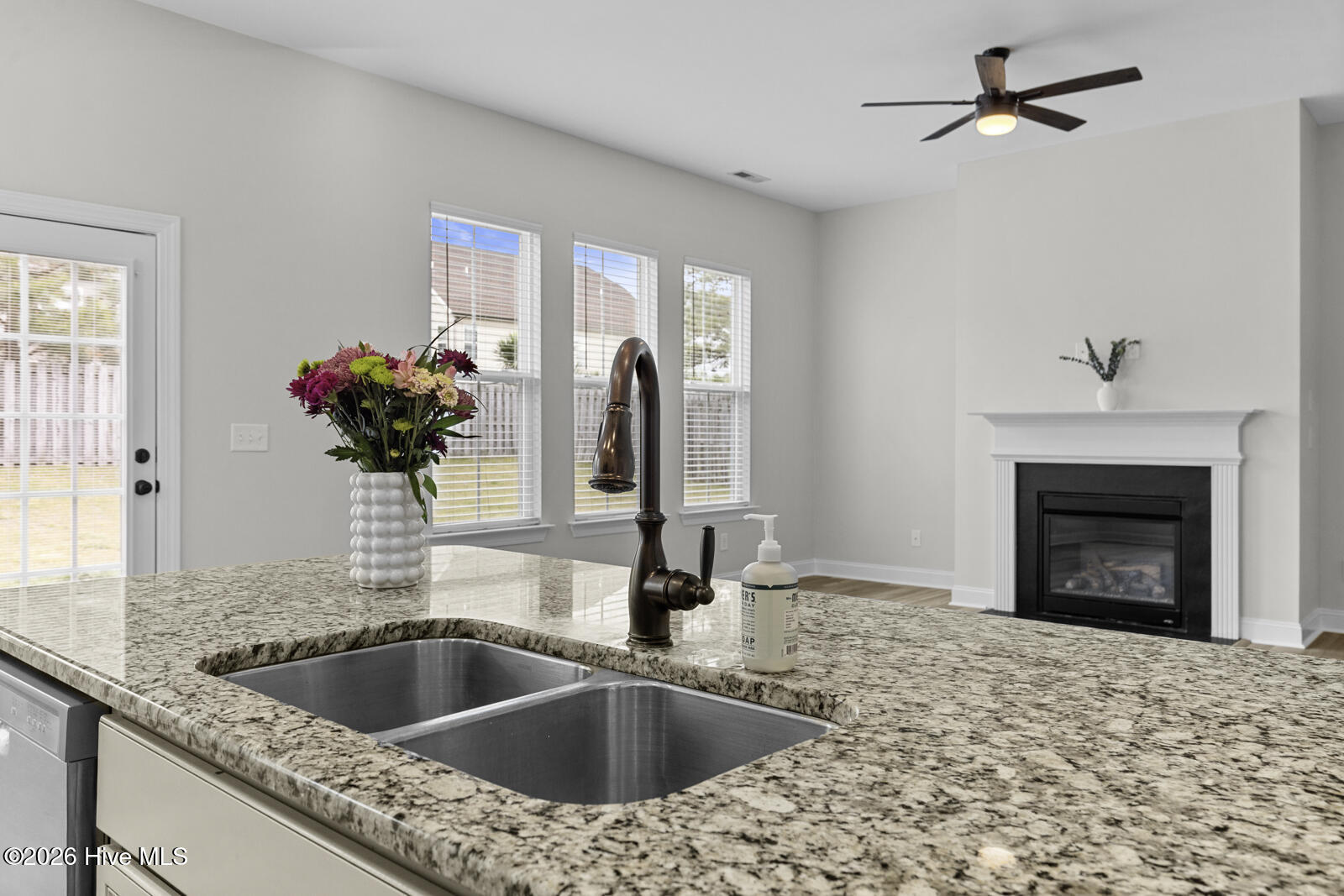 100562904 | Photo 14