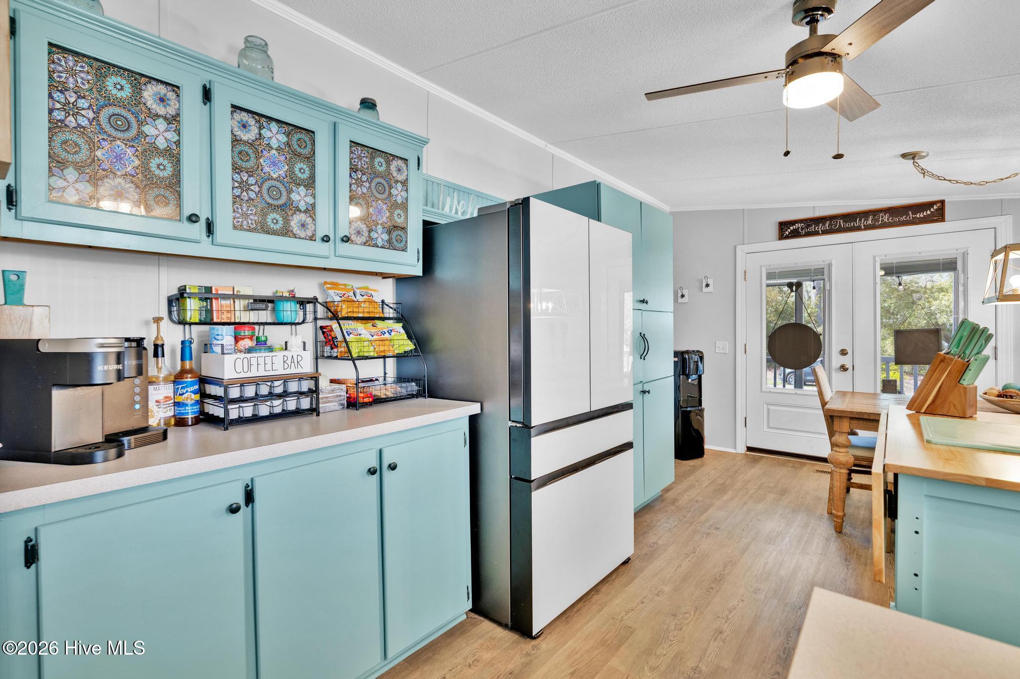 100559189 | Photo 22