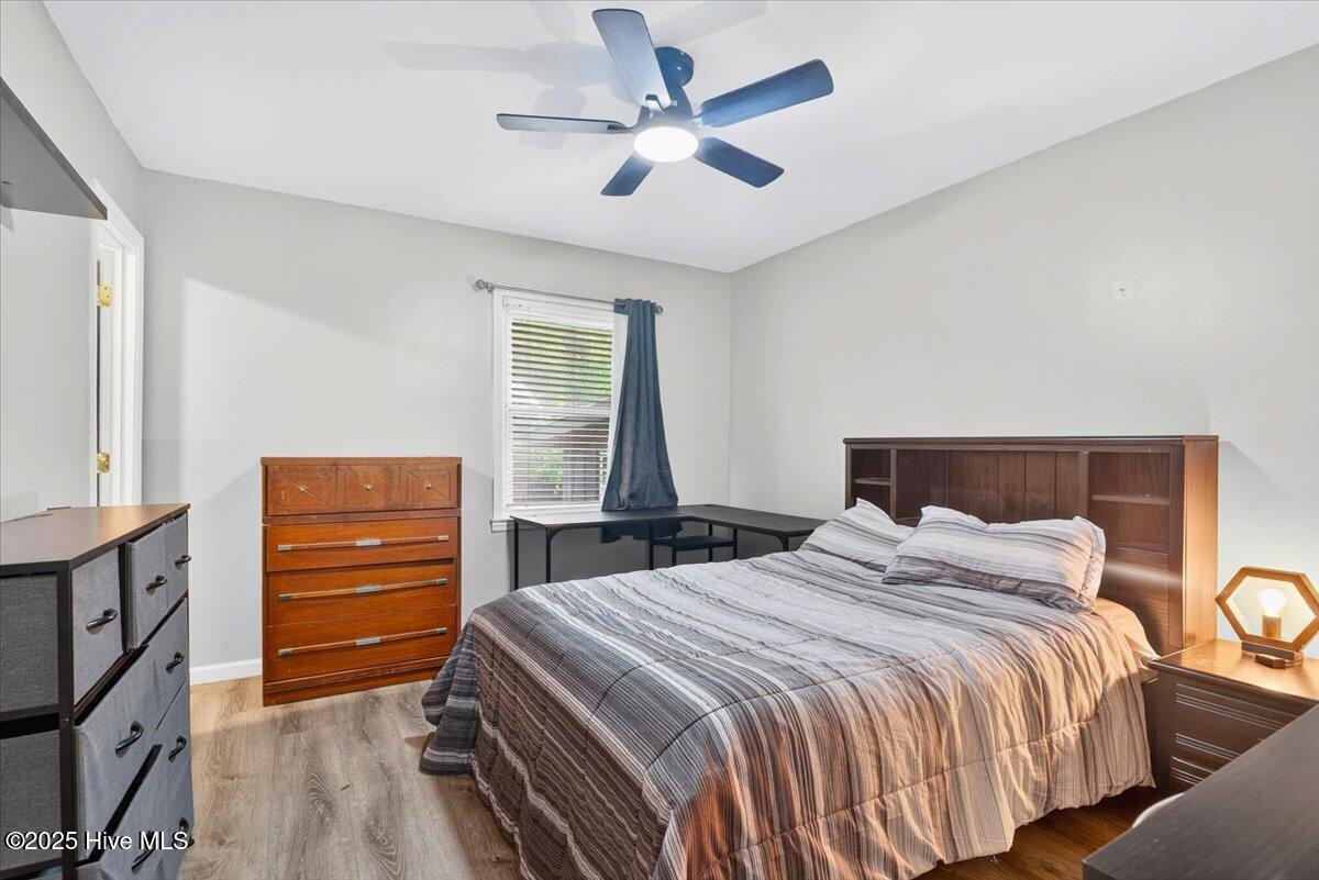 100525090 | Photo 28