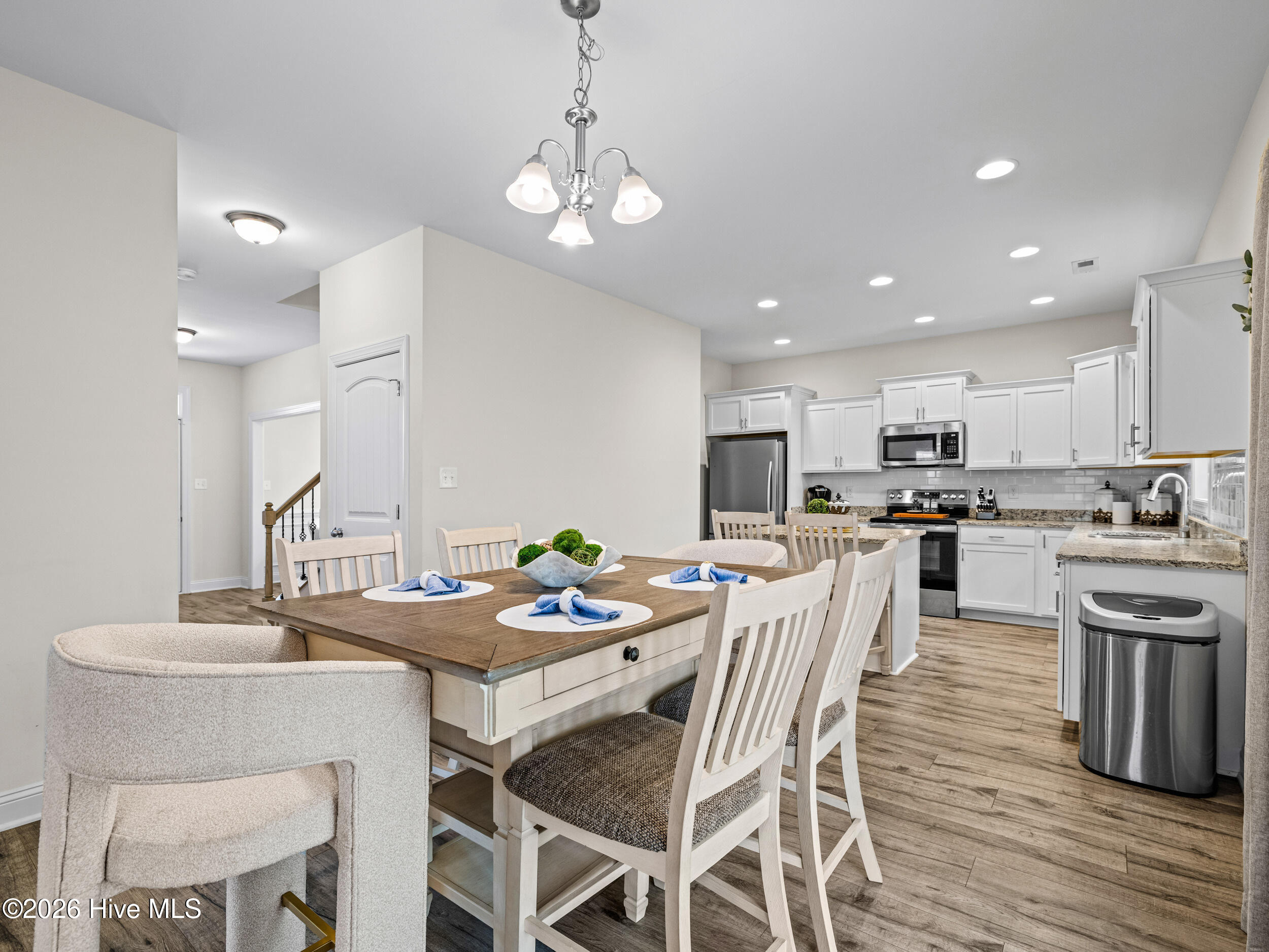 100569509 | Photo 15