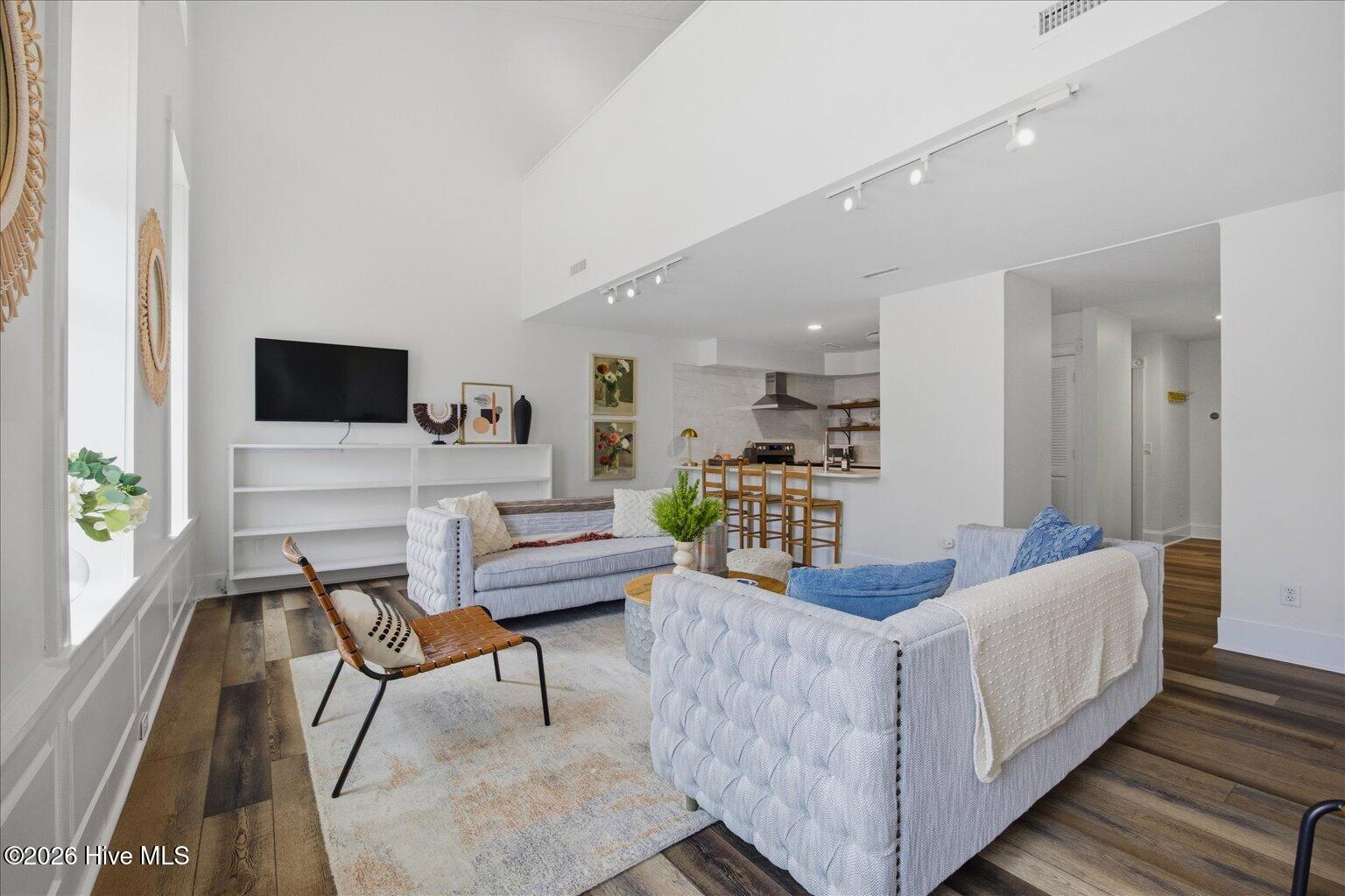 100559467 | Photo 10