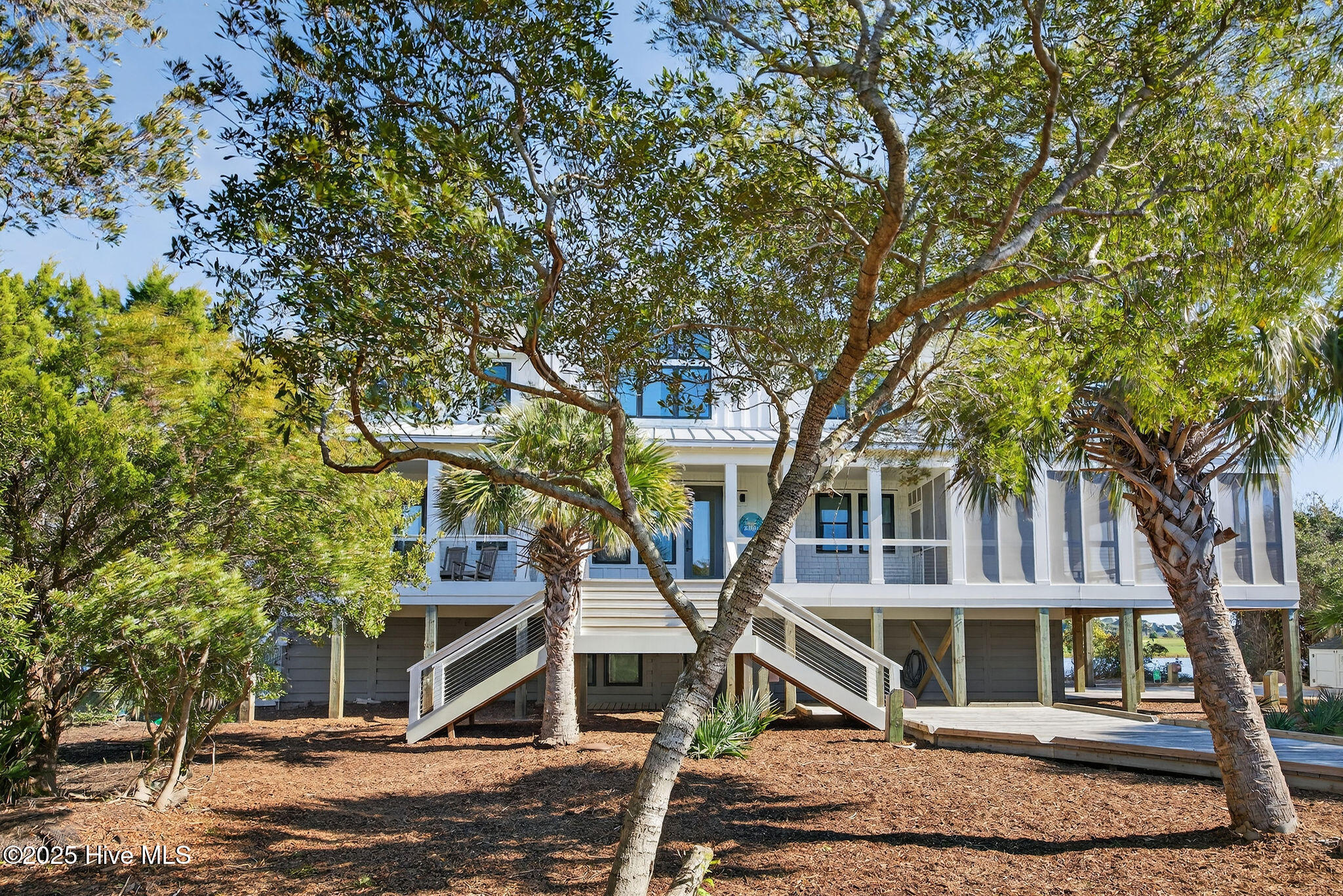 100541250 | Photo 84