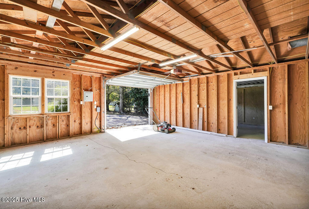 100538135 | Photo 42