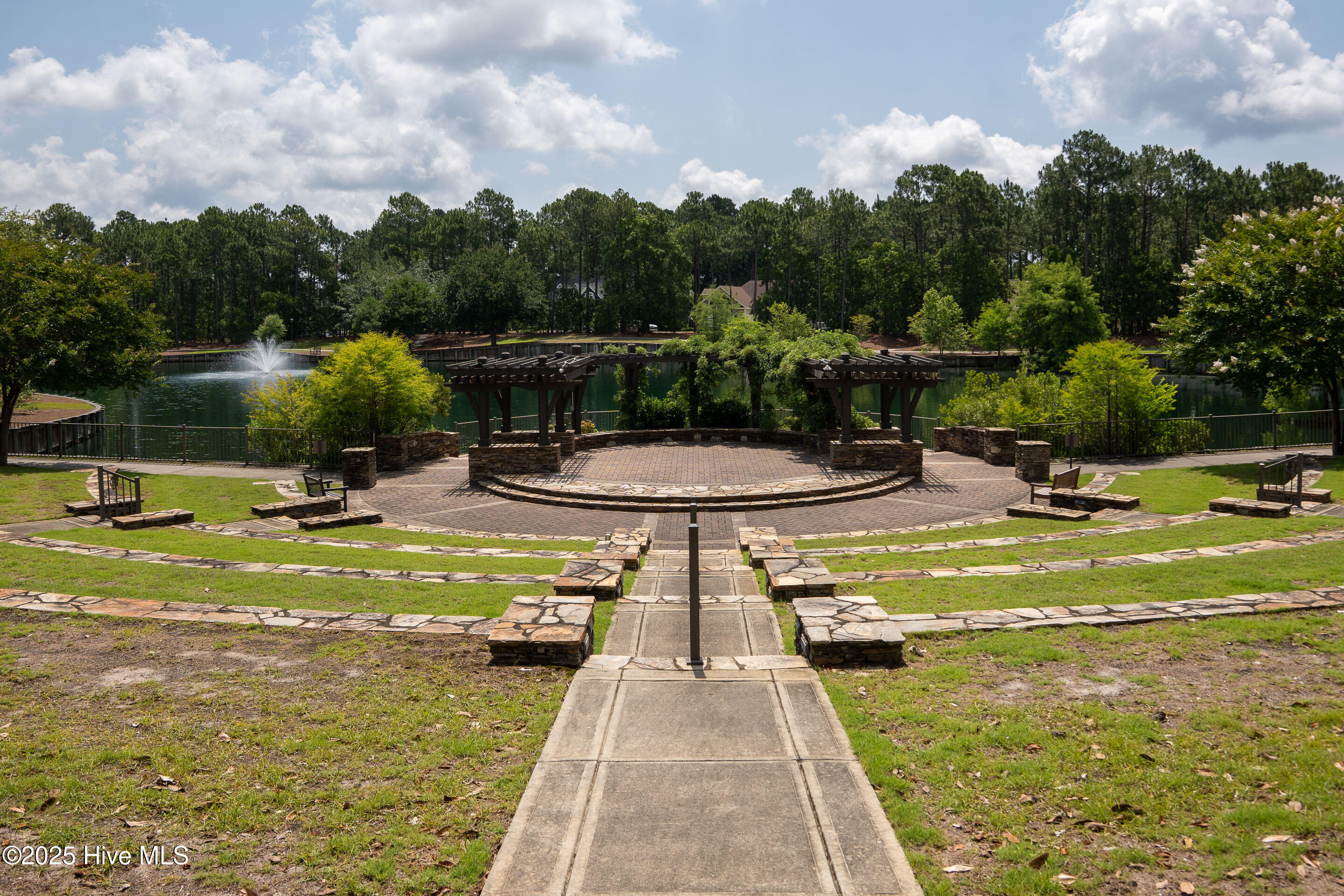 100541746 | Photo 89