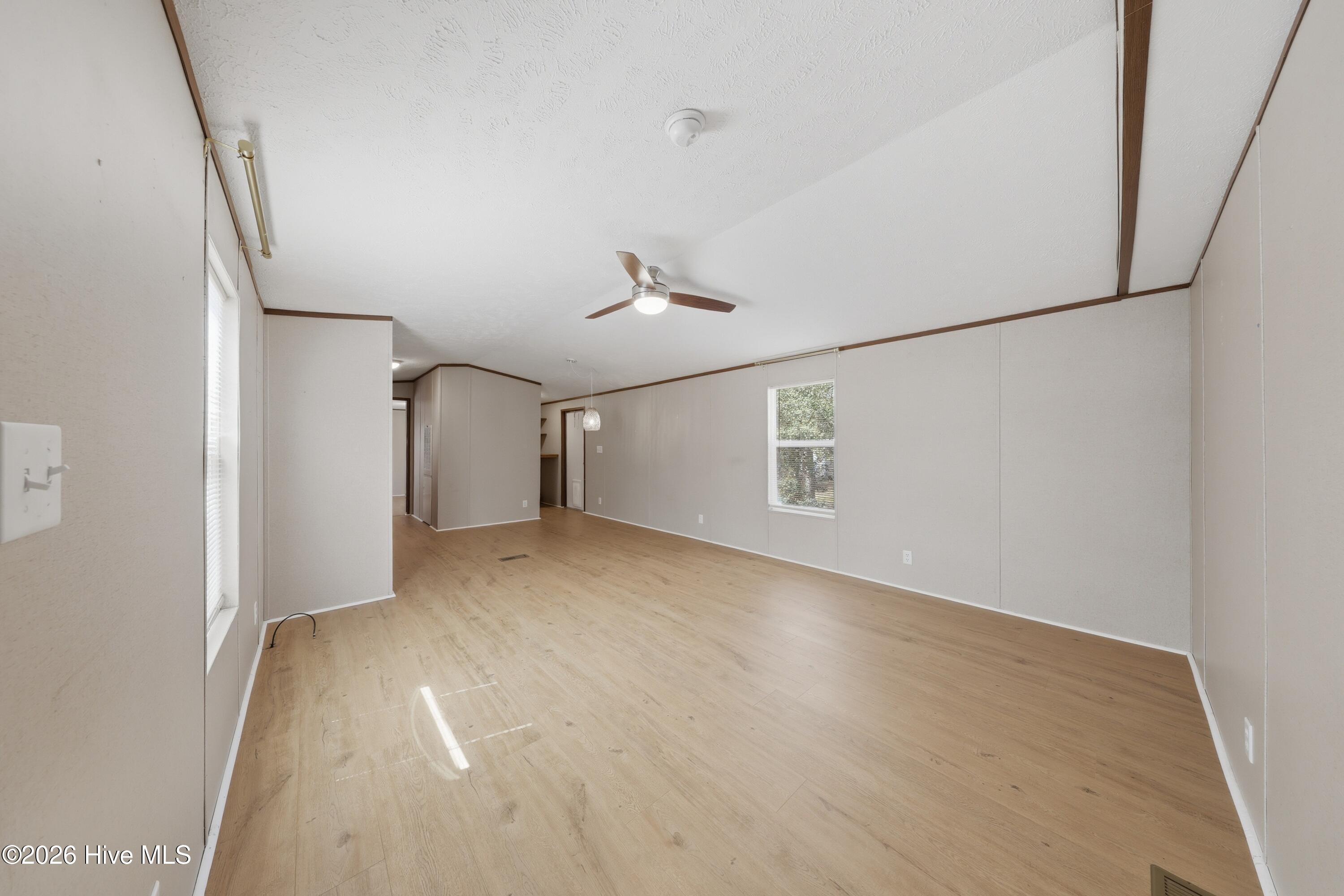 100562676 | Photo 12