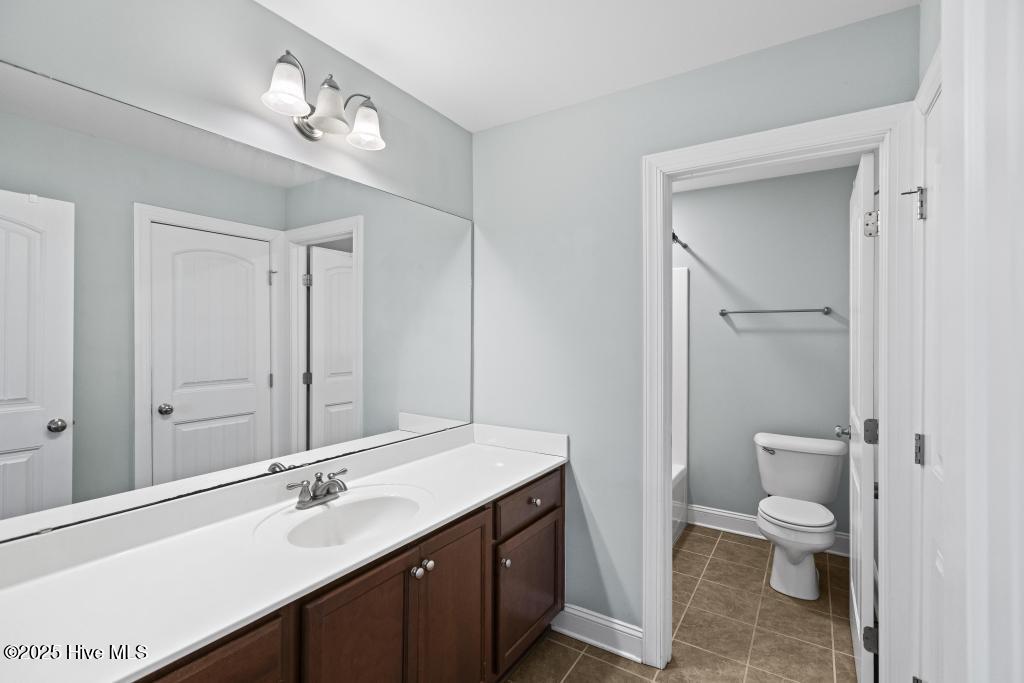 100535283 | Photo 16