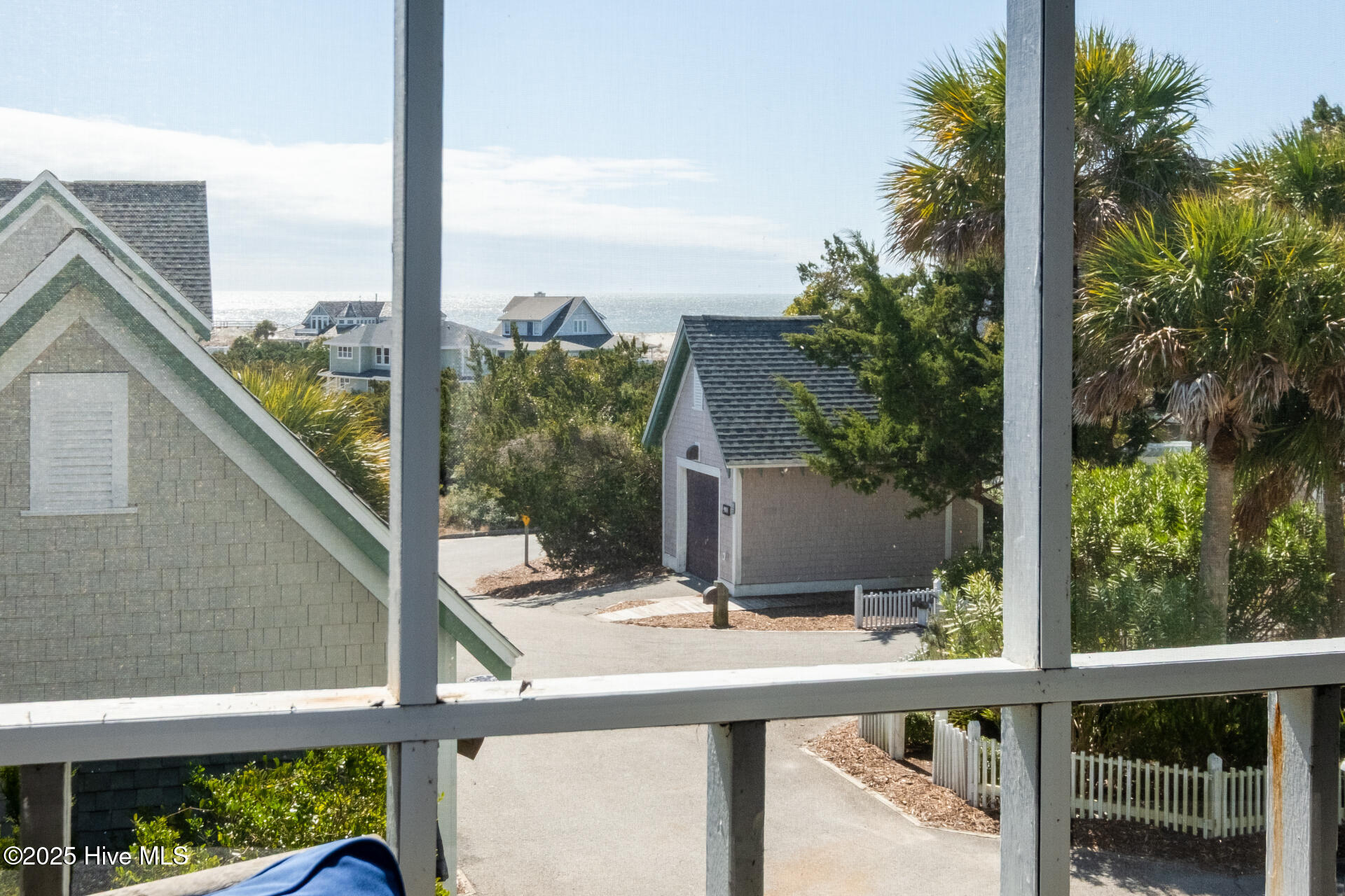 100493663 | Photo 24