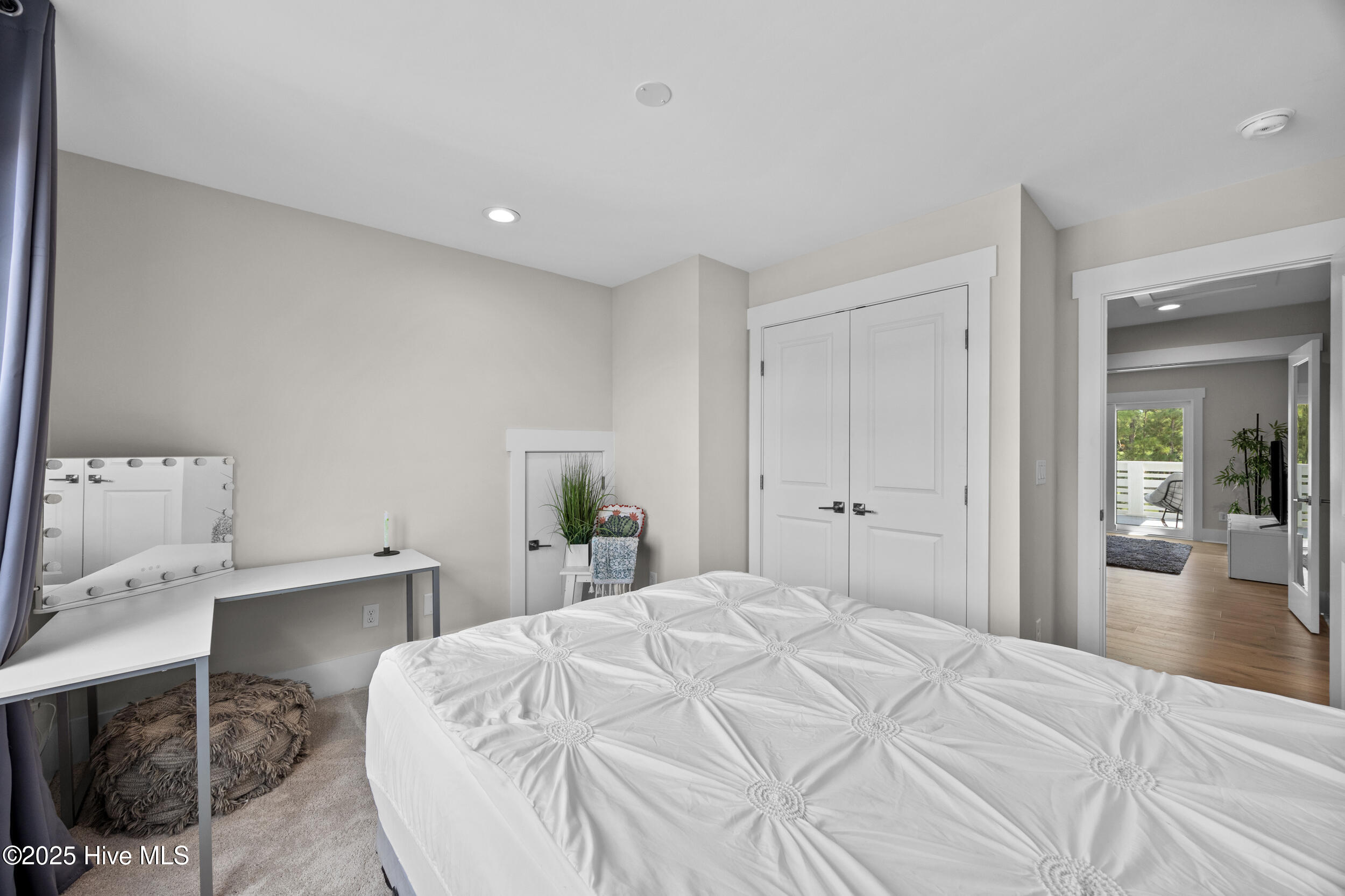 100532896 | Photo 45