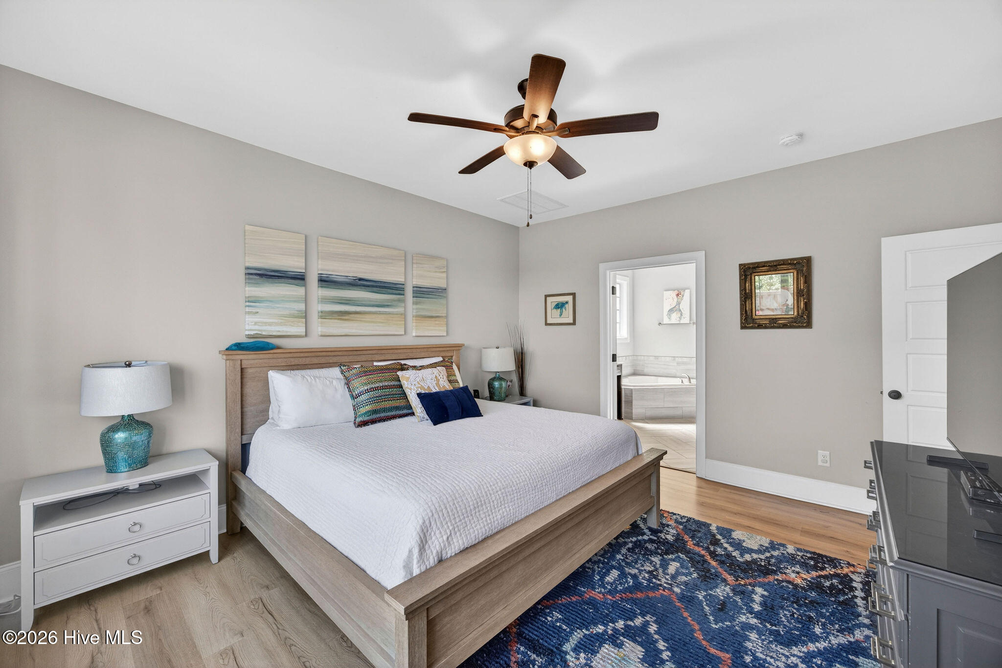 5646ClaremontCourt-27