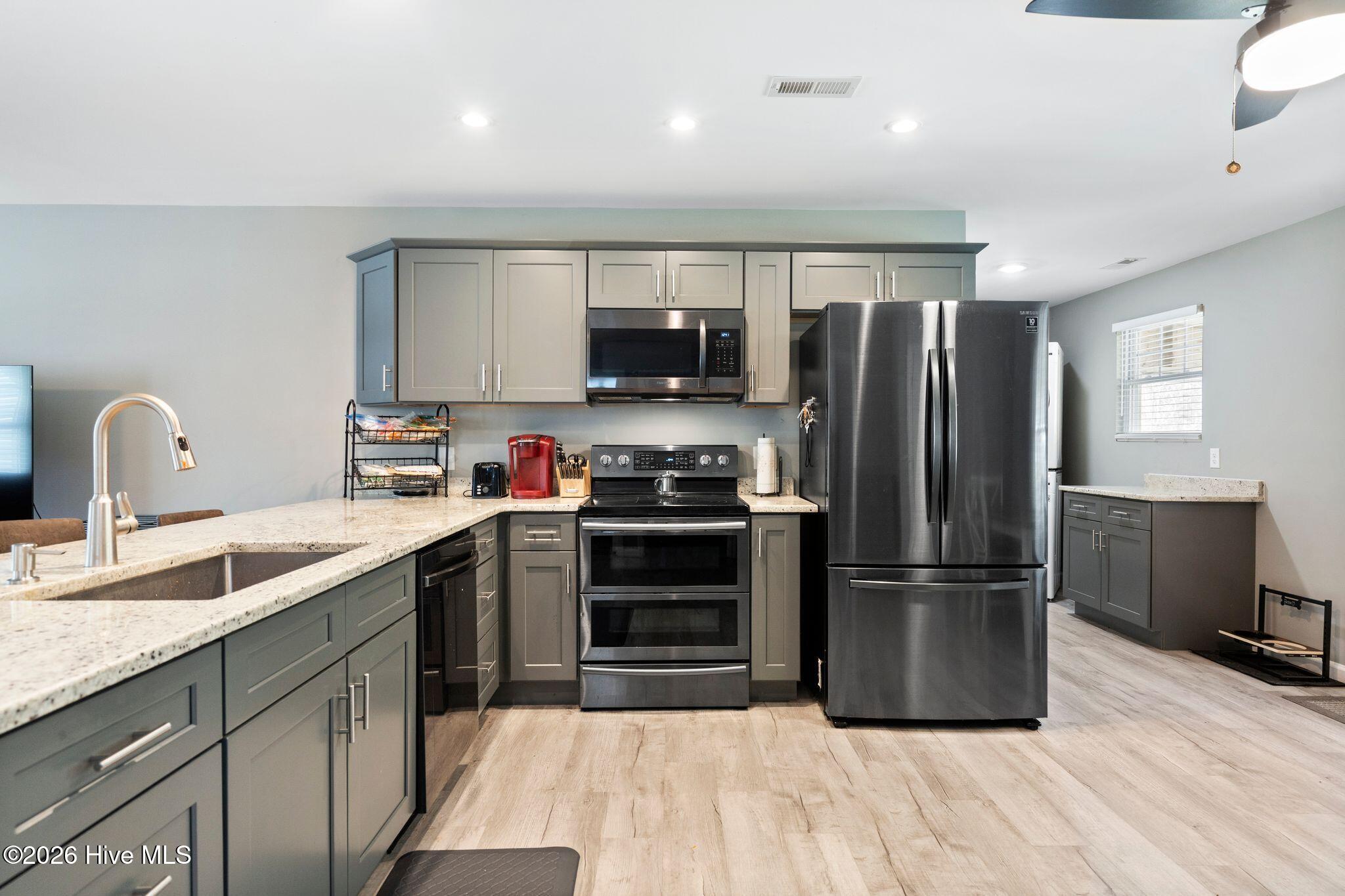 100559666 | Photo 67