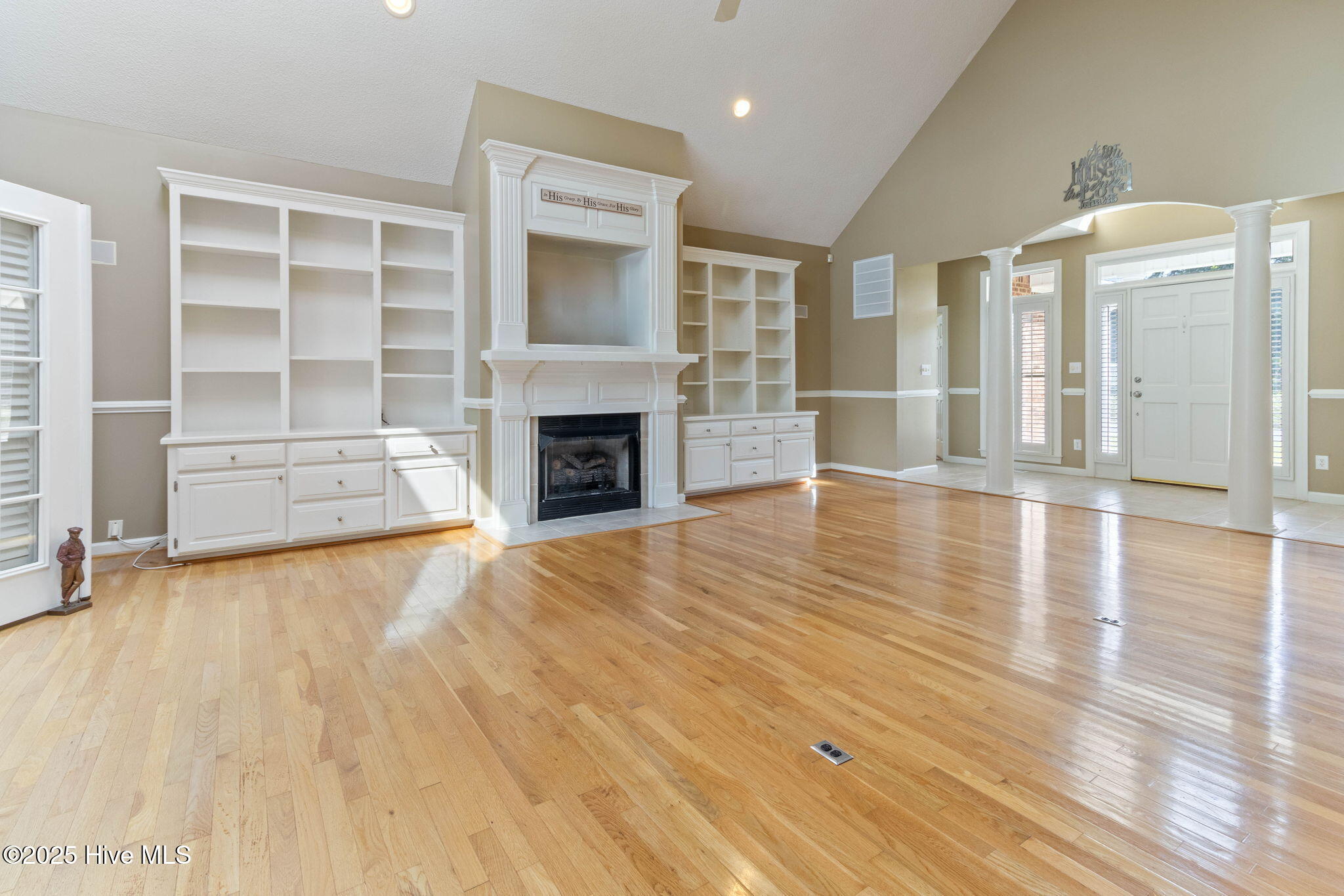 100533905 | Photo 11