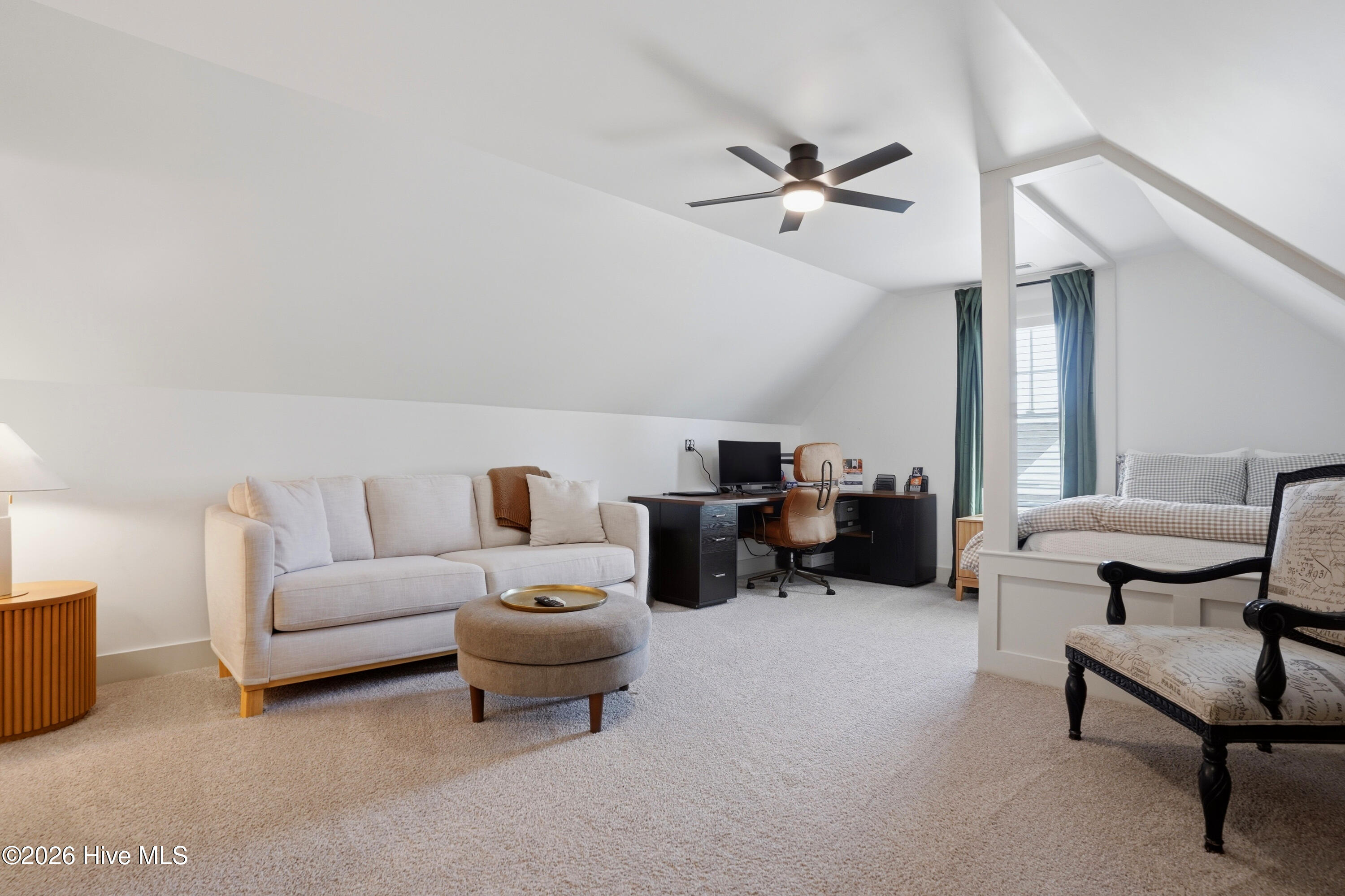 100561504 | Photo 31