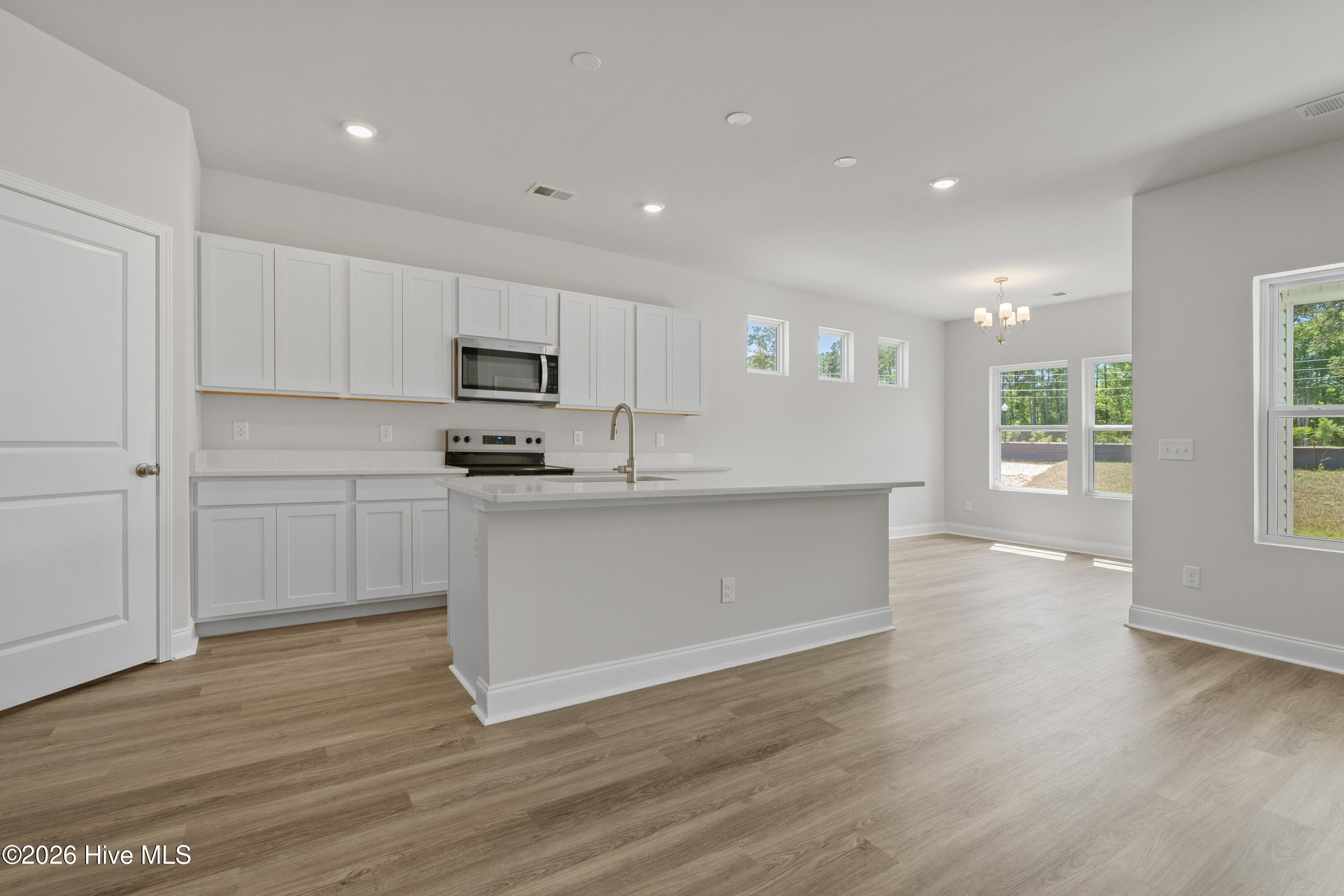 100554754 | Photo 15