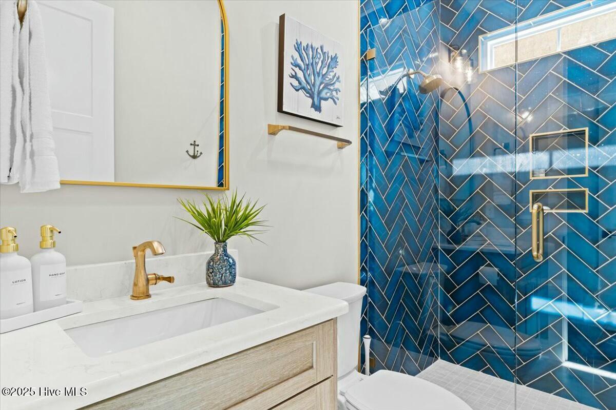 100498532 | Photo 23