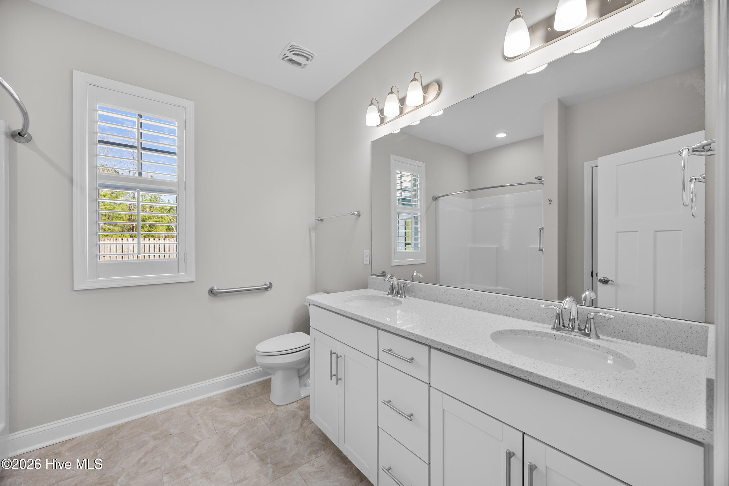 100559295 | Photo 30