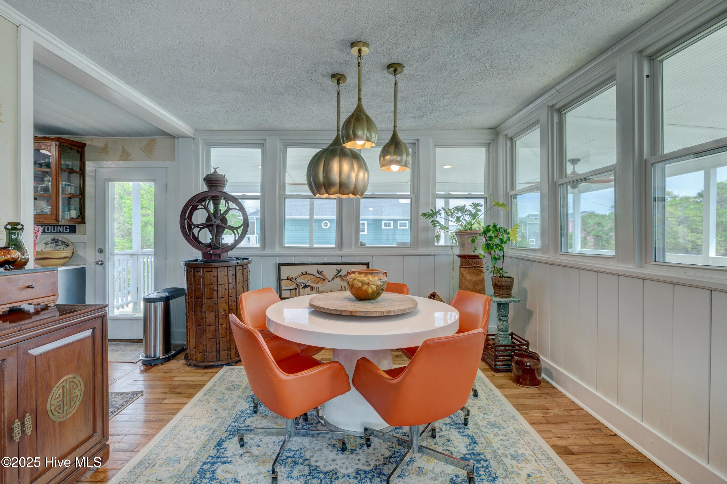 100501642 | Photo 13