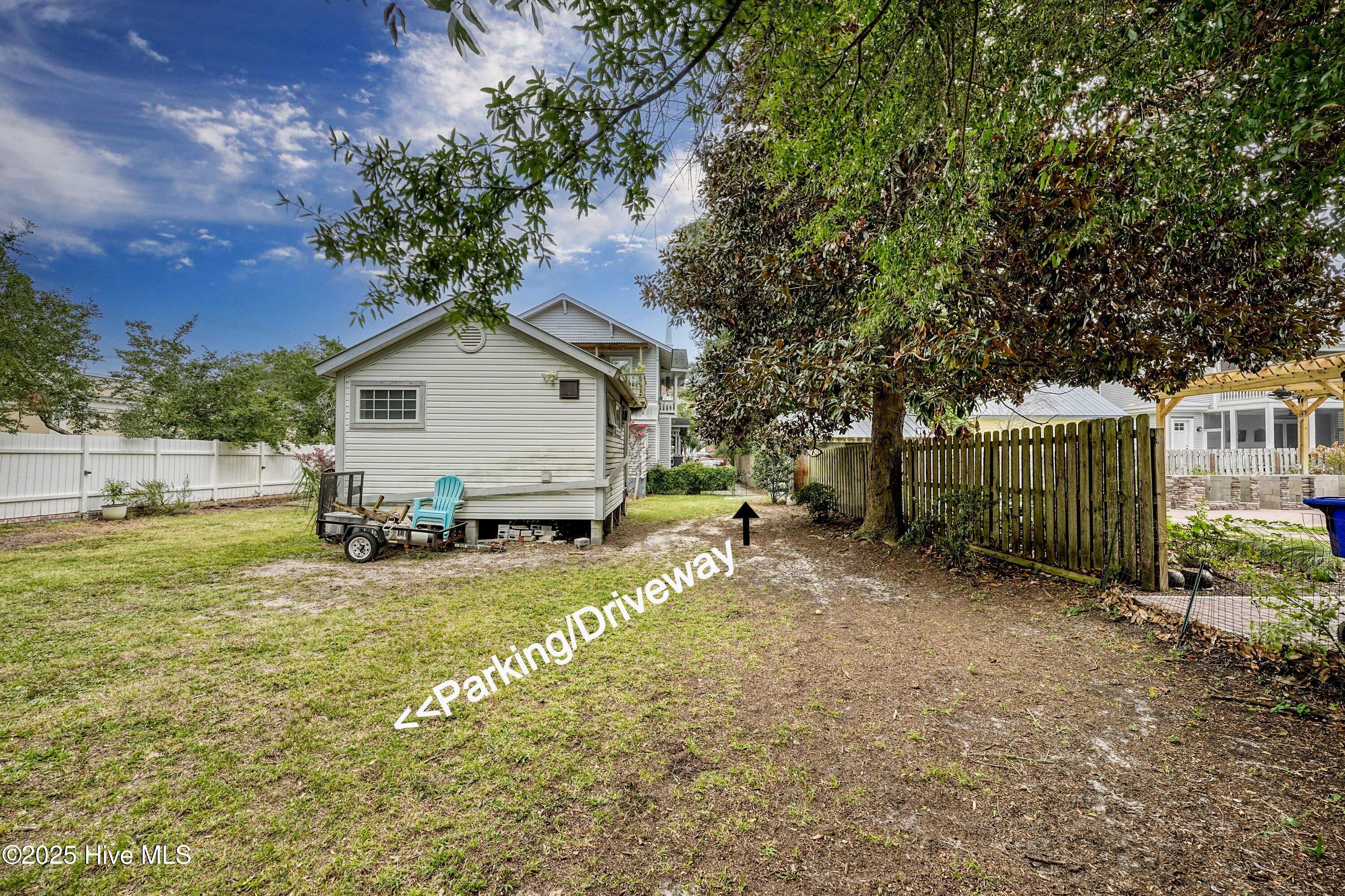 100530125 | Photo 44